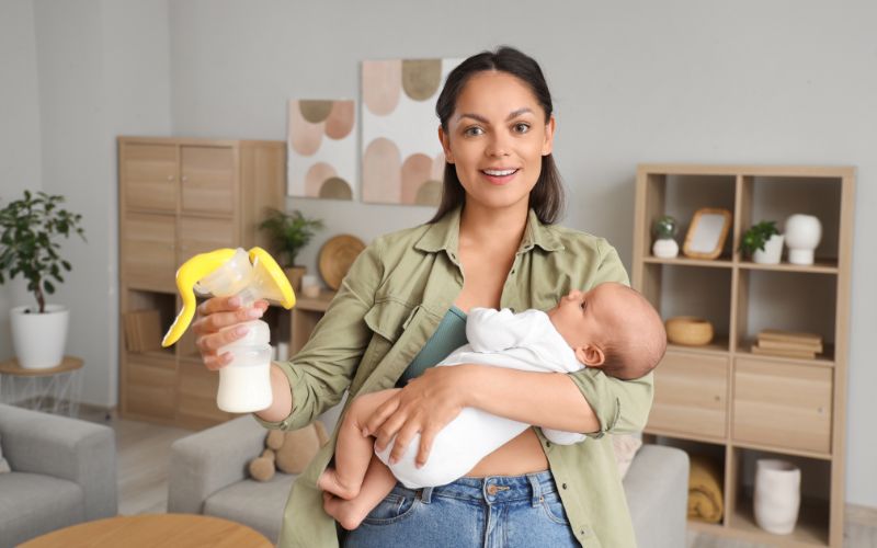 Sữa mẹ là nguồn cung cấp dinh dưỡng duy nhất cần thiết cho trẻ dưới 6 tháng tuổi