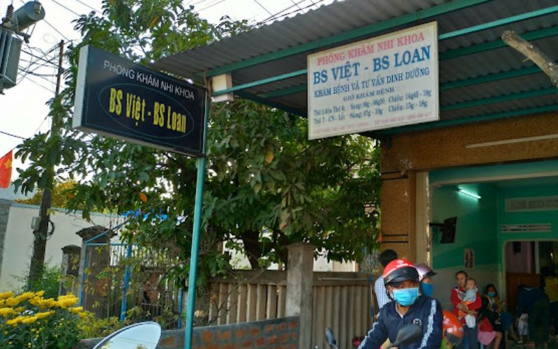 phong-kham-nhi-khoa-bac-si-viet-bac-si-loan