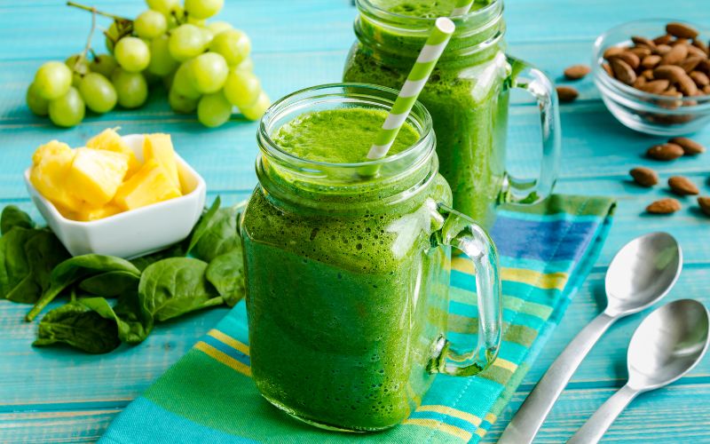 Sinh tố cải xoăn giúp giảm mỡ, tốt cho tim, cơ, xương và hệ tiêu hóa