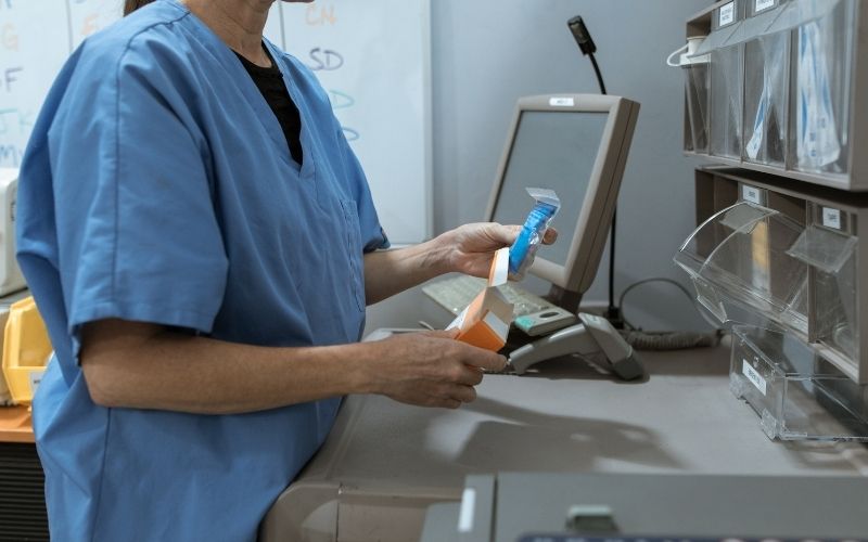 vai trò của chứng chỉ hành nghề dược trong phân phối thuốc