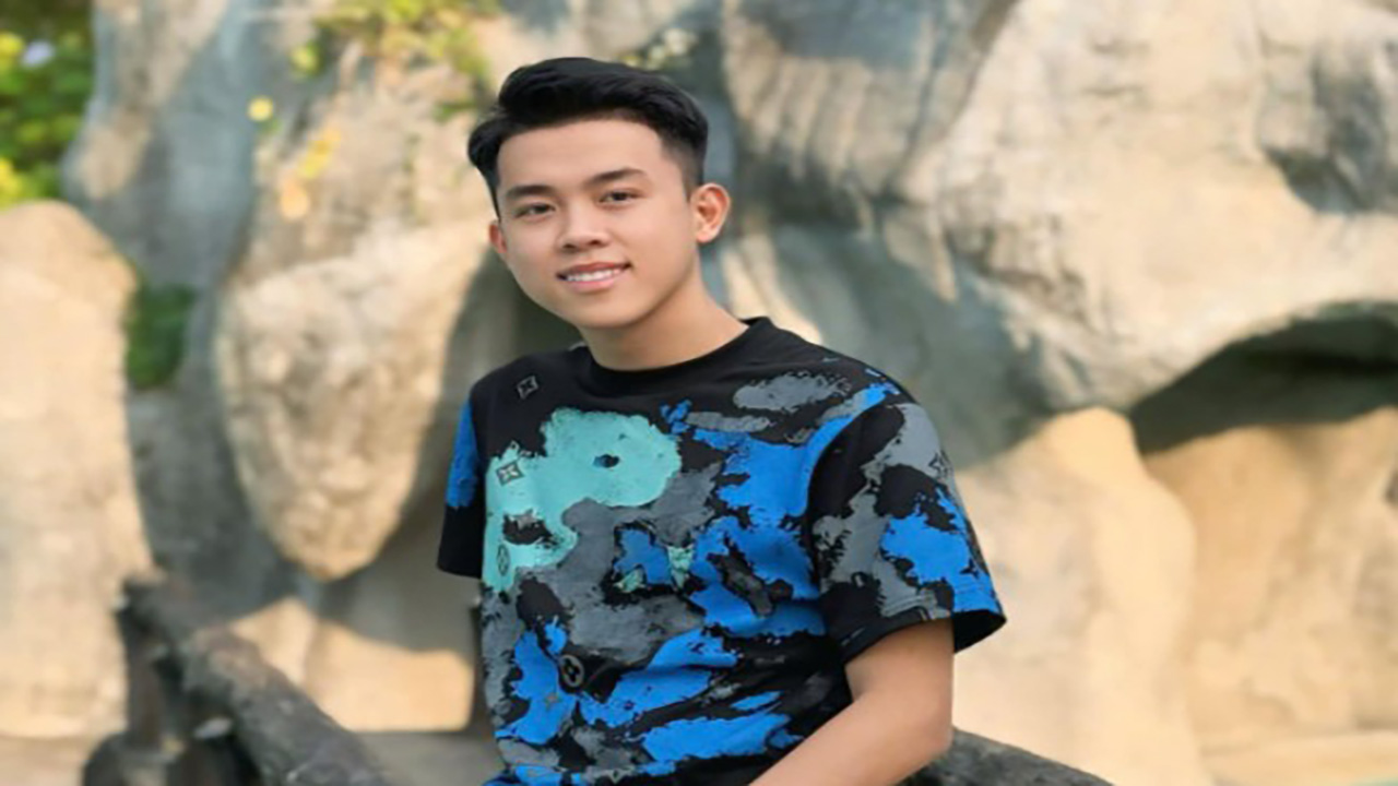 Quý 11 Ngón Là Ai? Có Nên Mua Acc Free Fire Tại Shop Quý11N Không?
