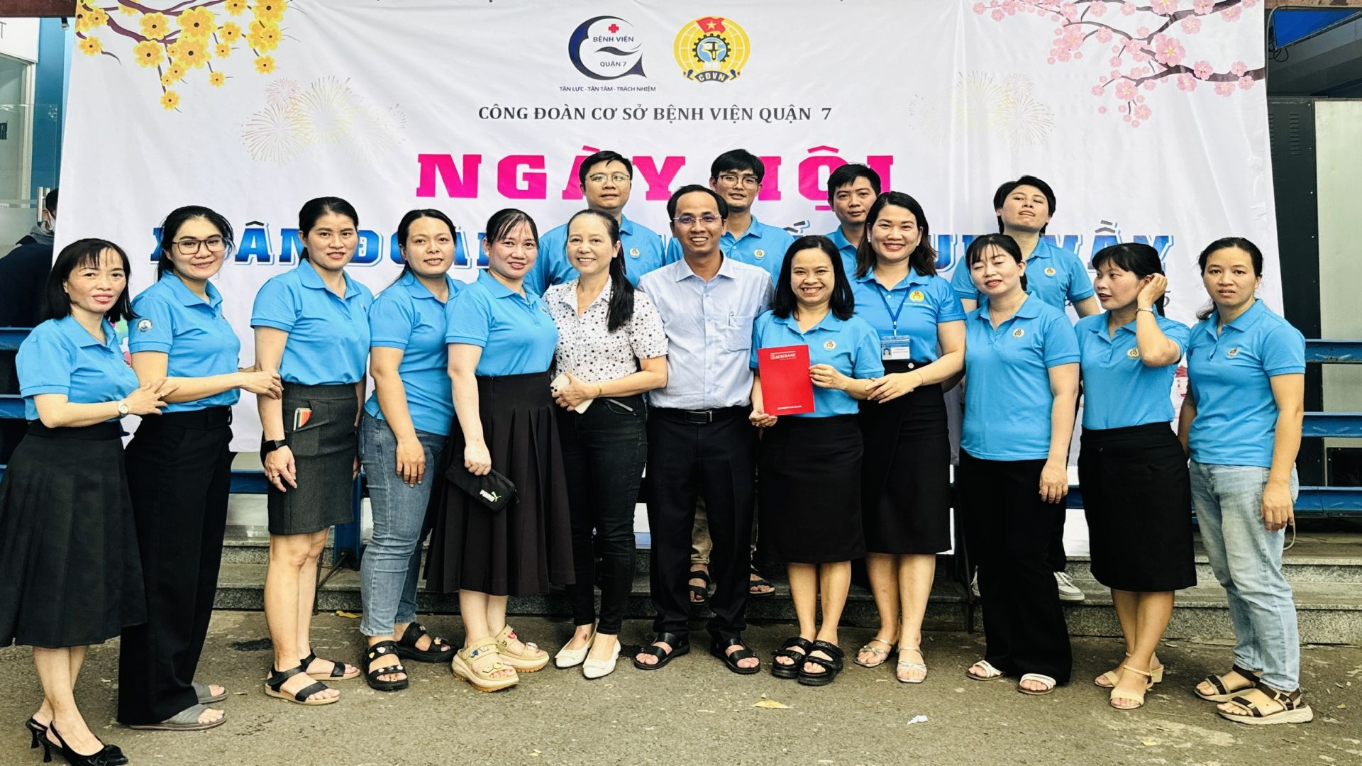 CĐCS BỆNH VIỆN QUẬN 7 TỔ CHỨC NGÀY HỘI XUÂN ĐOÀN KẾT - TẾT SUM VẦY 2025