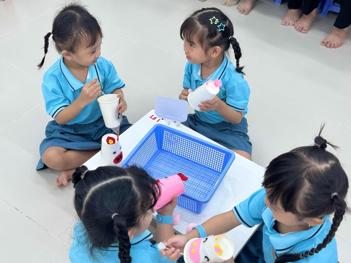 Sở GD-ĐT TPHCM chỉ đạo khẩn đến c&aacute;c trường học trước dịch bệnh tay ch&acirc;n miệng tăng nhanh - Ảnh 1.