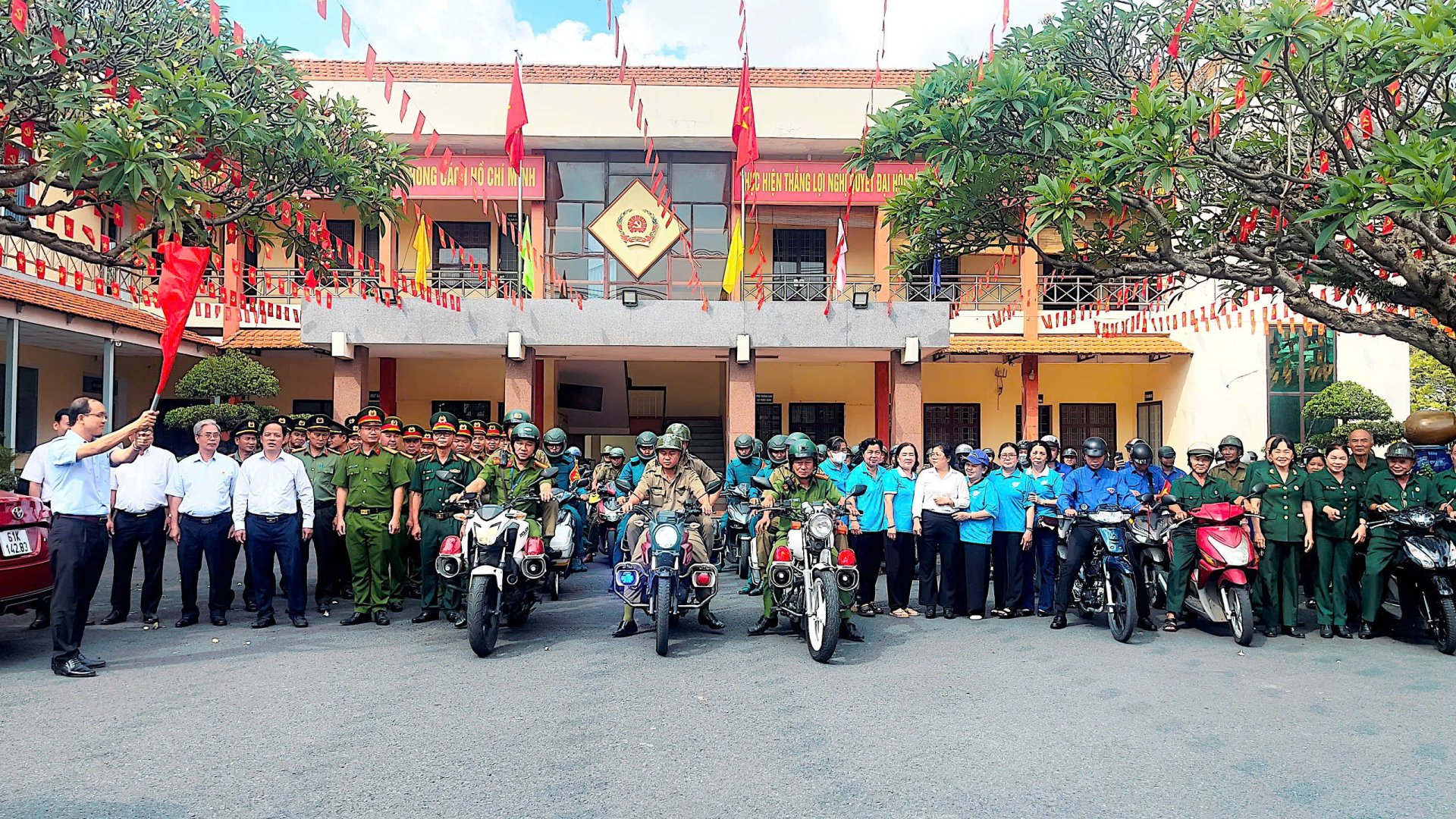 PHƯỜNG CHÁNH HIỆP RA QUÂN TRIỂN KHAI CÔNG TÁC BẢO ĐẢM AN NINH, TRẬT TỰ PHỤC VỤ BẦU CỬ