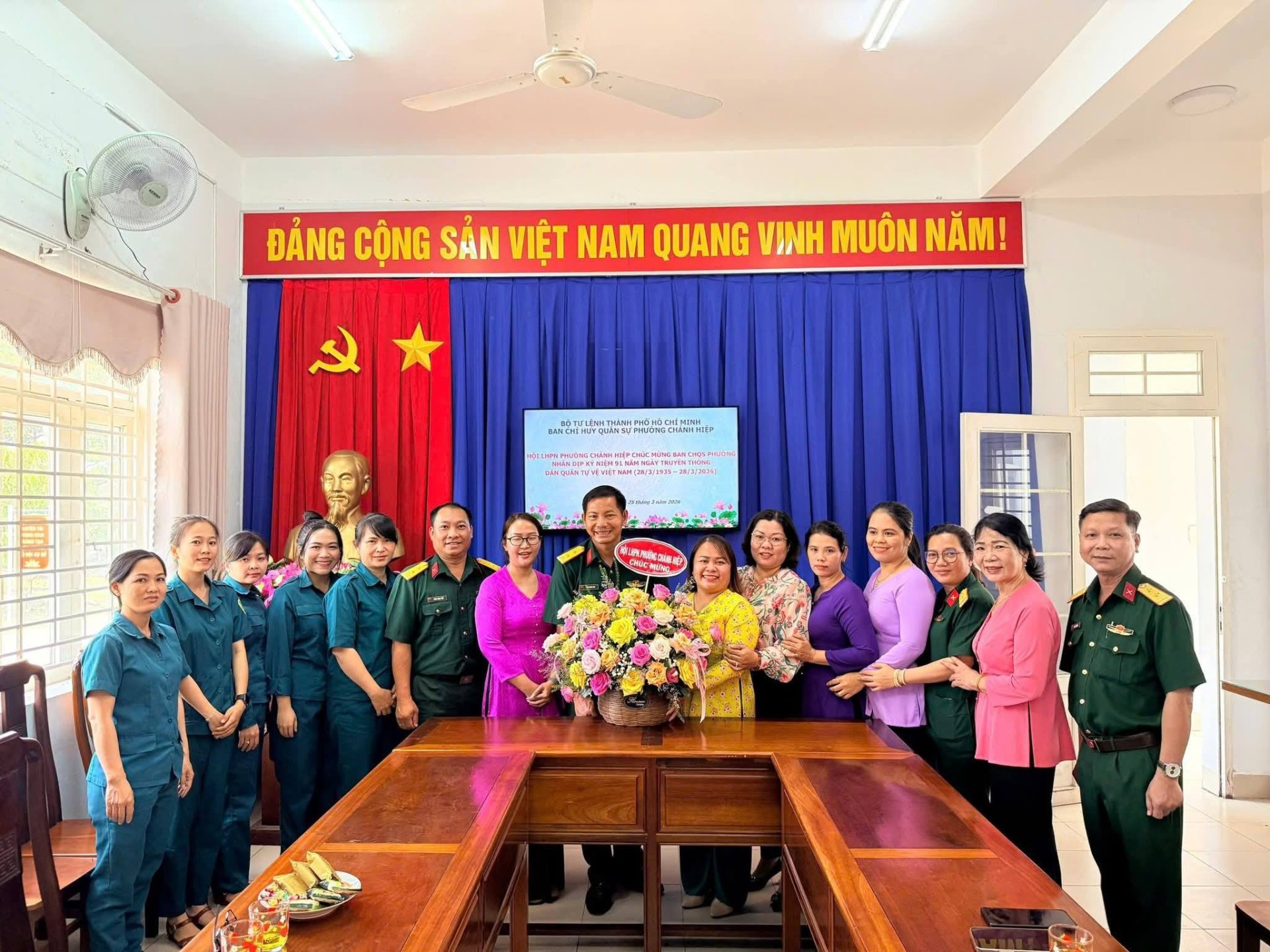 💐HỘI LHPN PHƯỜNG CHÁNH HIỆP THĂM VÀ CHÚC MỪNG BCHQS PHƯỜNG NHÂN KỶ NIỆM 91 NĂM NGÀY TRUYỀN THỐNG DÂN QUÂN TỰ VỆ VIỆT NAM (28/3/1935-28/3/2026)💐