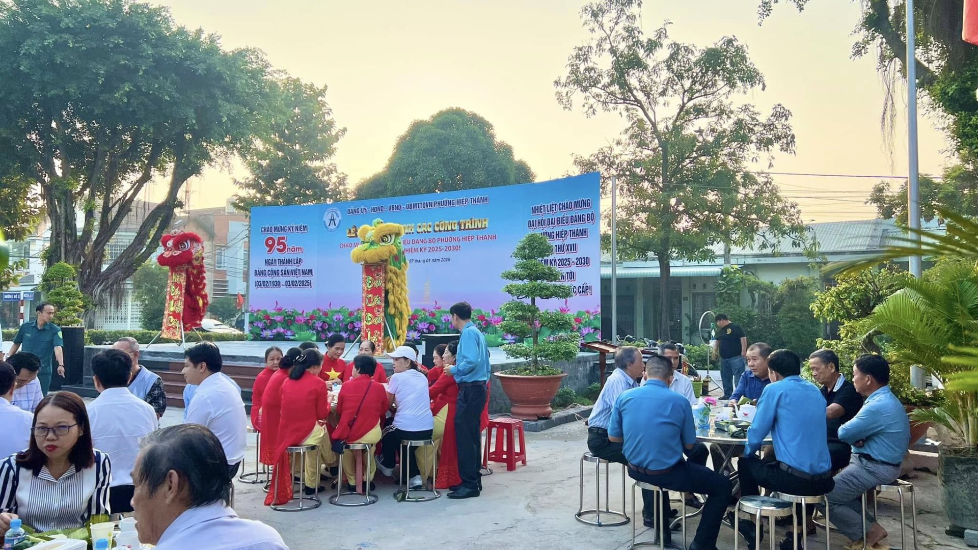 Mô hình "Cà phê sáng - Trao đổi với nhân dân" tại Văn phòng khu phố 8