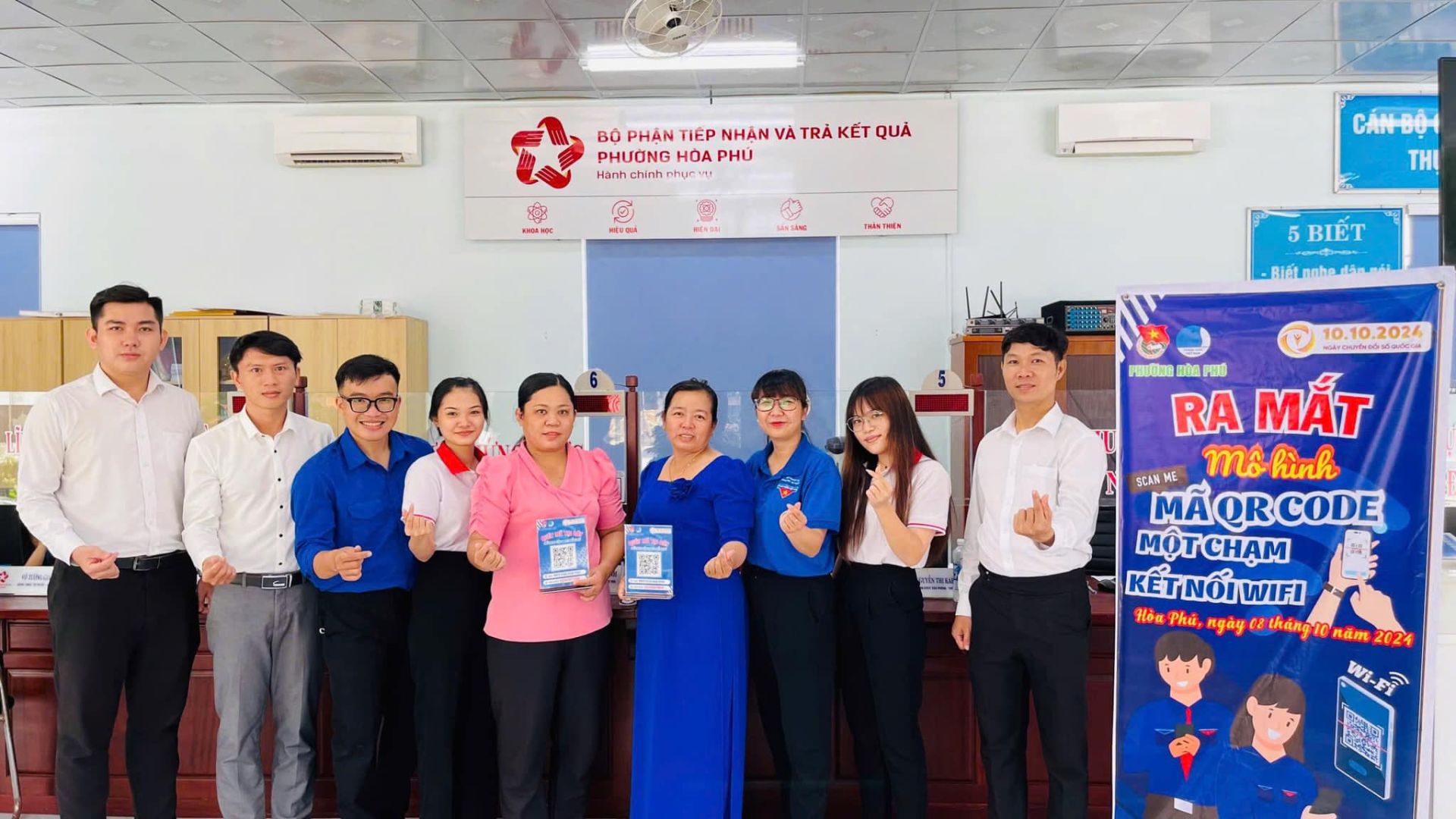 HOÀ PHÚ: RA MẮT MÔ HÌNH “MÃ QR CODE - MỘT CHẠM KẾT NỐI WIFI” - HƯỞNG ỨNG NGÀY CHUYỂN ĐỔI SỐ QUỐC GIA 10.10 NĂM 2024