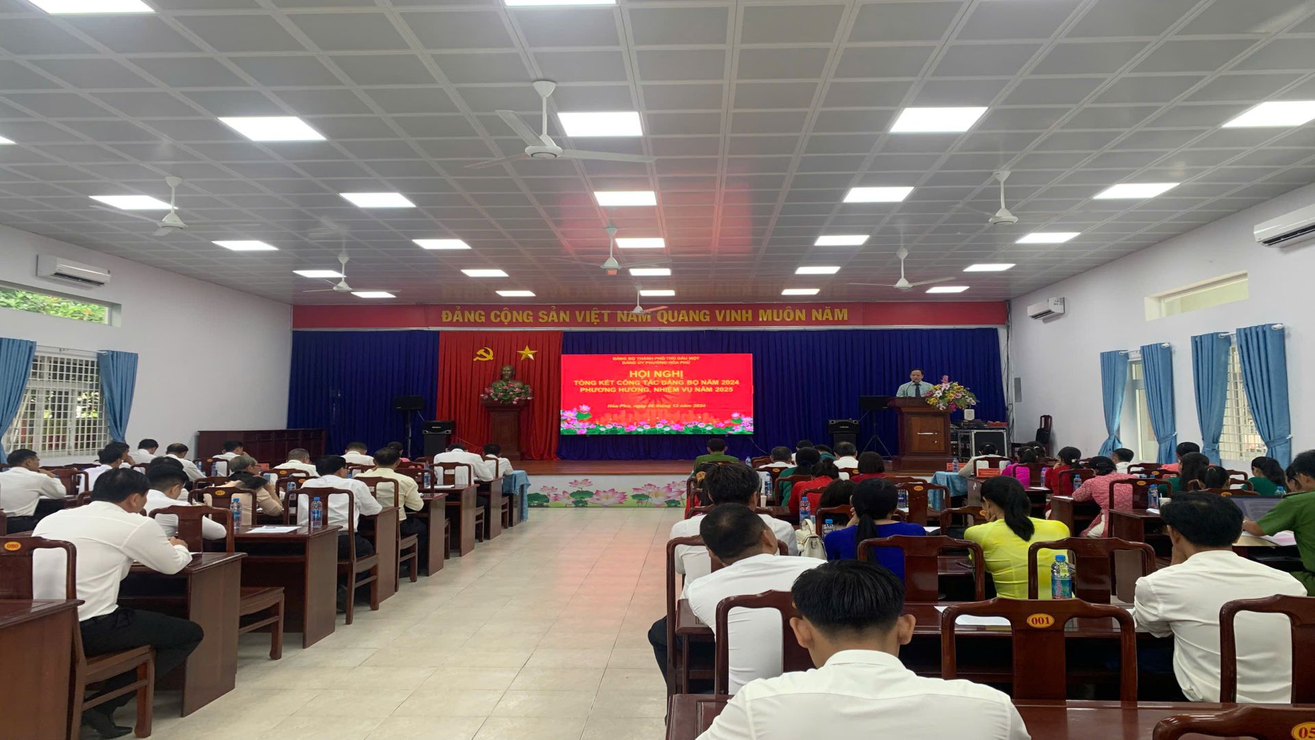 Phường Hoà Phú: Đảng ủy phường Hoà Phú tổ chức Hội nghị tổng kết công tác Đảng bộ năm 2024, phương hướng nhiệm vụ năm 2025