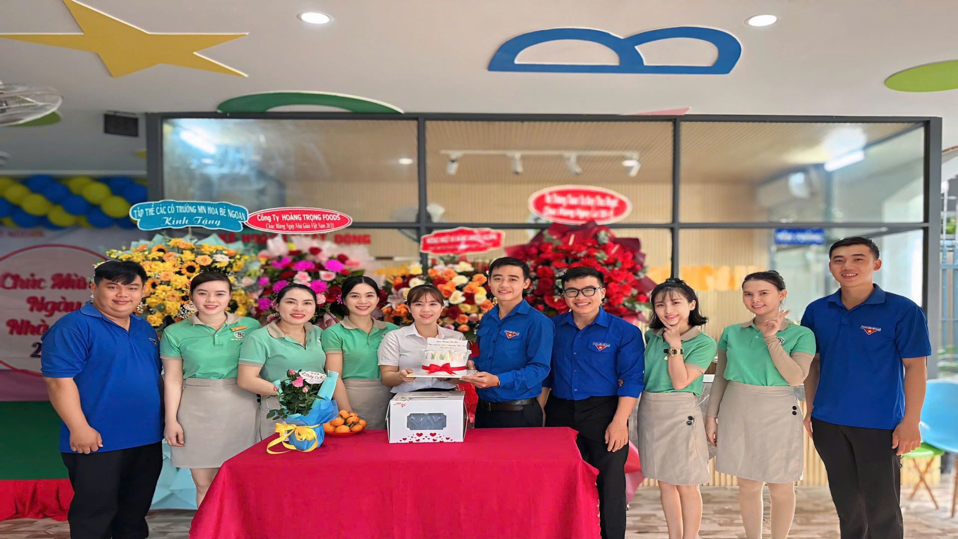 🎂🎂 HOÀ PHÚ: MÔ HÌNH “CHIẾC BÁNH YÊU THƯƠNG” - TRI ÂN THẦY CÔ GIÁO NHÂN DỊP KỶ NIỆM 42 NĂM NGÀY NHÀ GIÁO VIỆT NAM (20/11/1982-20/11/2024)