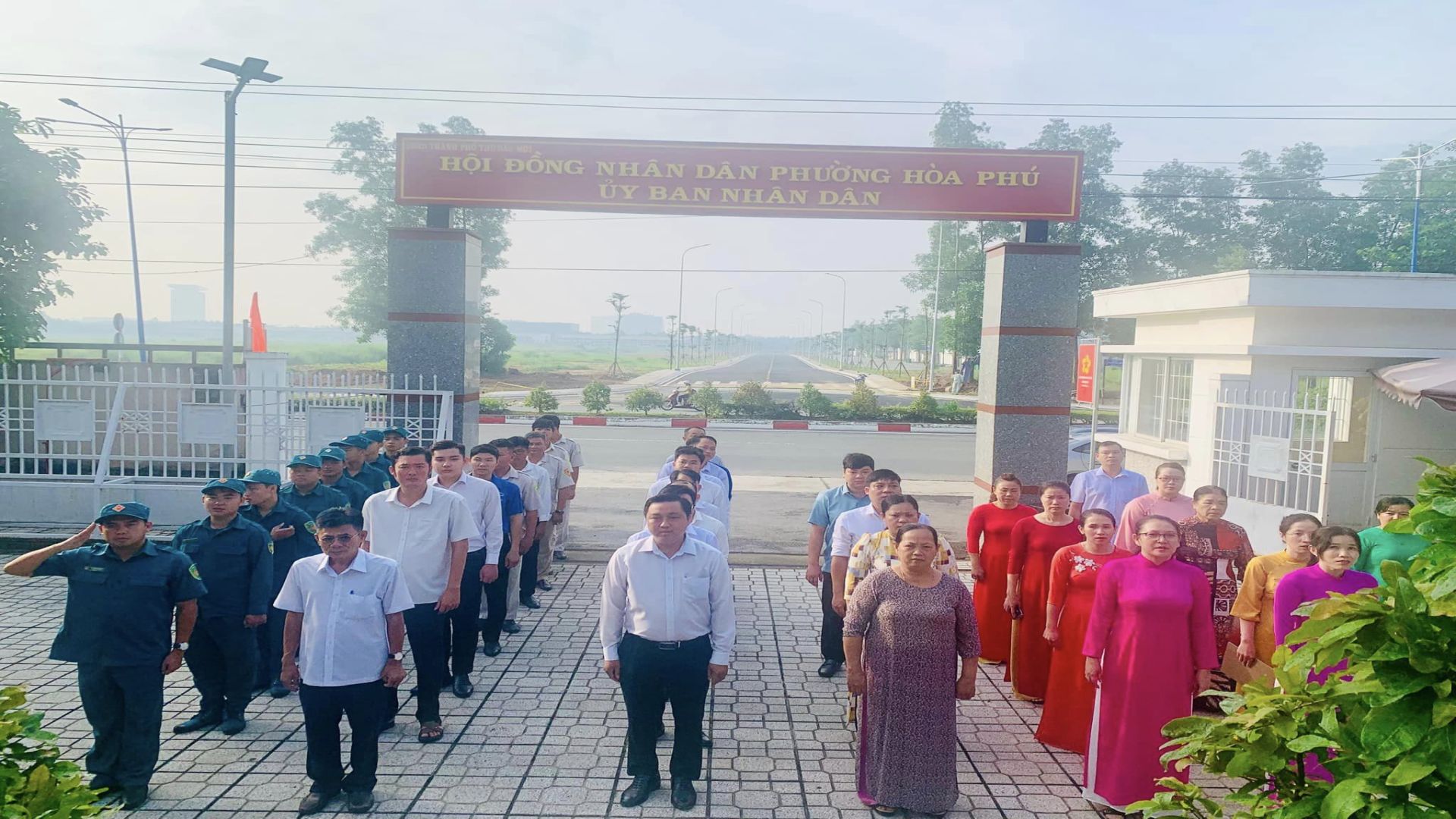 HÒA PHÚ: TỔ CHỨC LỄ CHÀO CỜ ĐẦU THÁNG 10 NĂM 2024