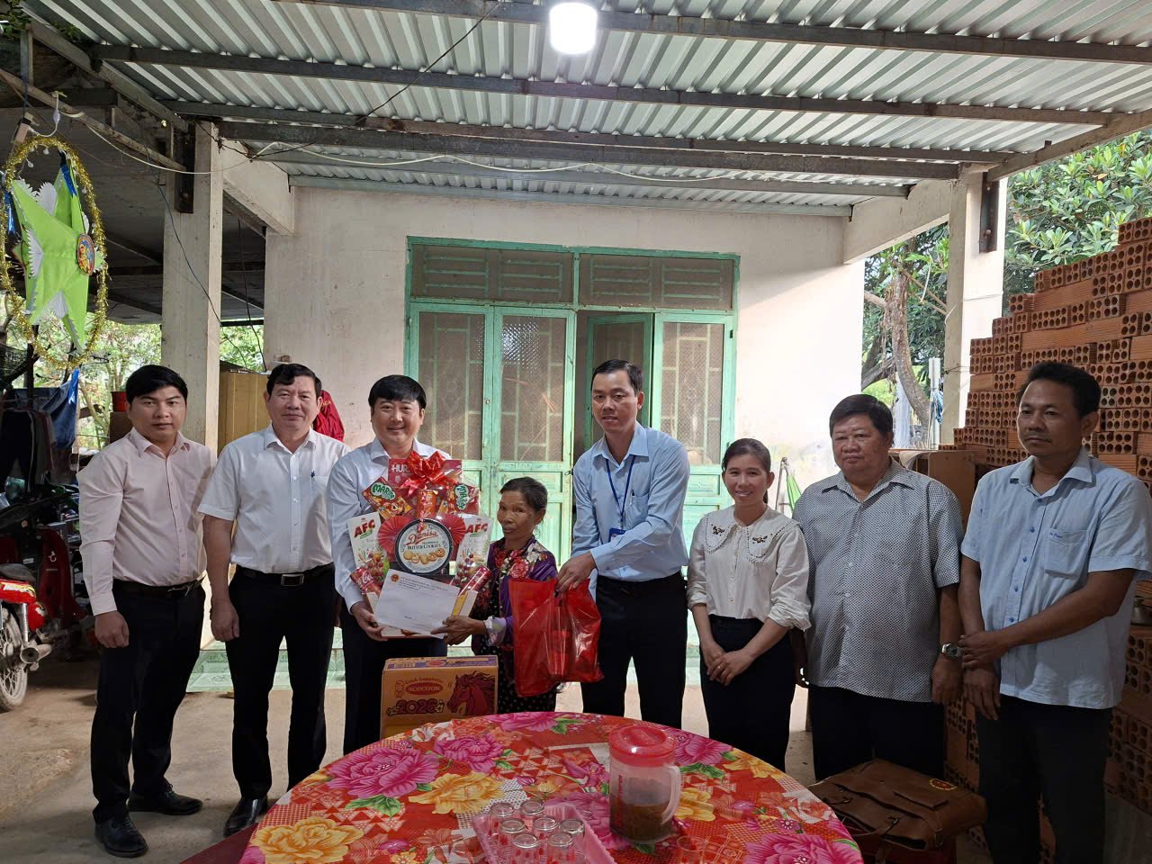 Xã Thường Tân trao tặng công trình xóa nhà tạm, nhà dột nát năm 2025