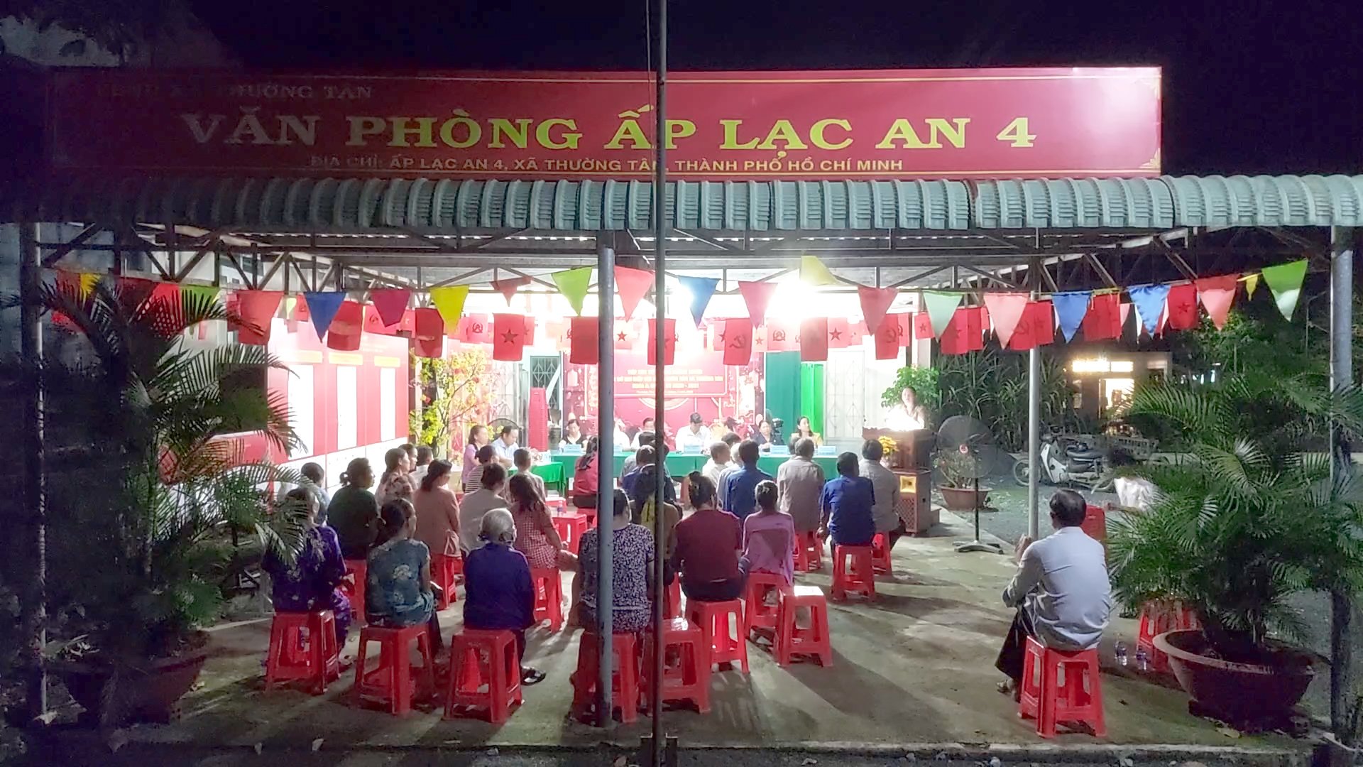 Cử tri ấp Lạc An 3 và Lạc An 4 tiếp xúc người ứng cử đại biểu HĐND xã