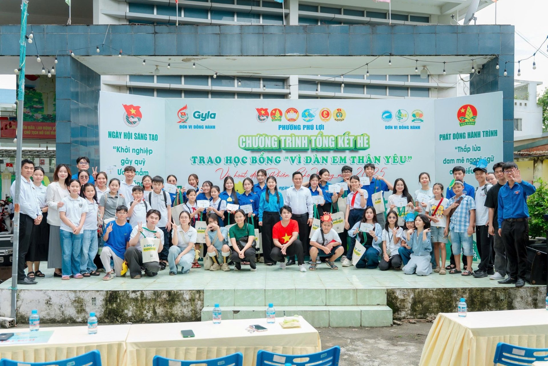 PHÚ LỢI (TP.HCM): CHƯƠNG TRÌNH TỔNG KẾT "PHIÊN CHỢ NẮNG" NĂM 2025