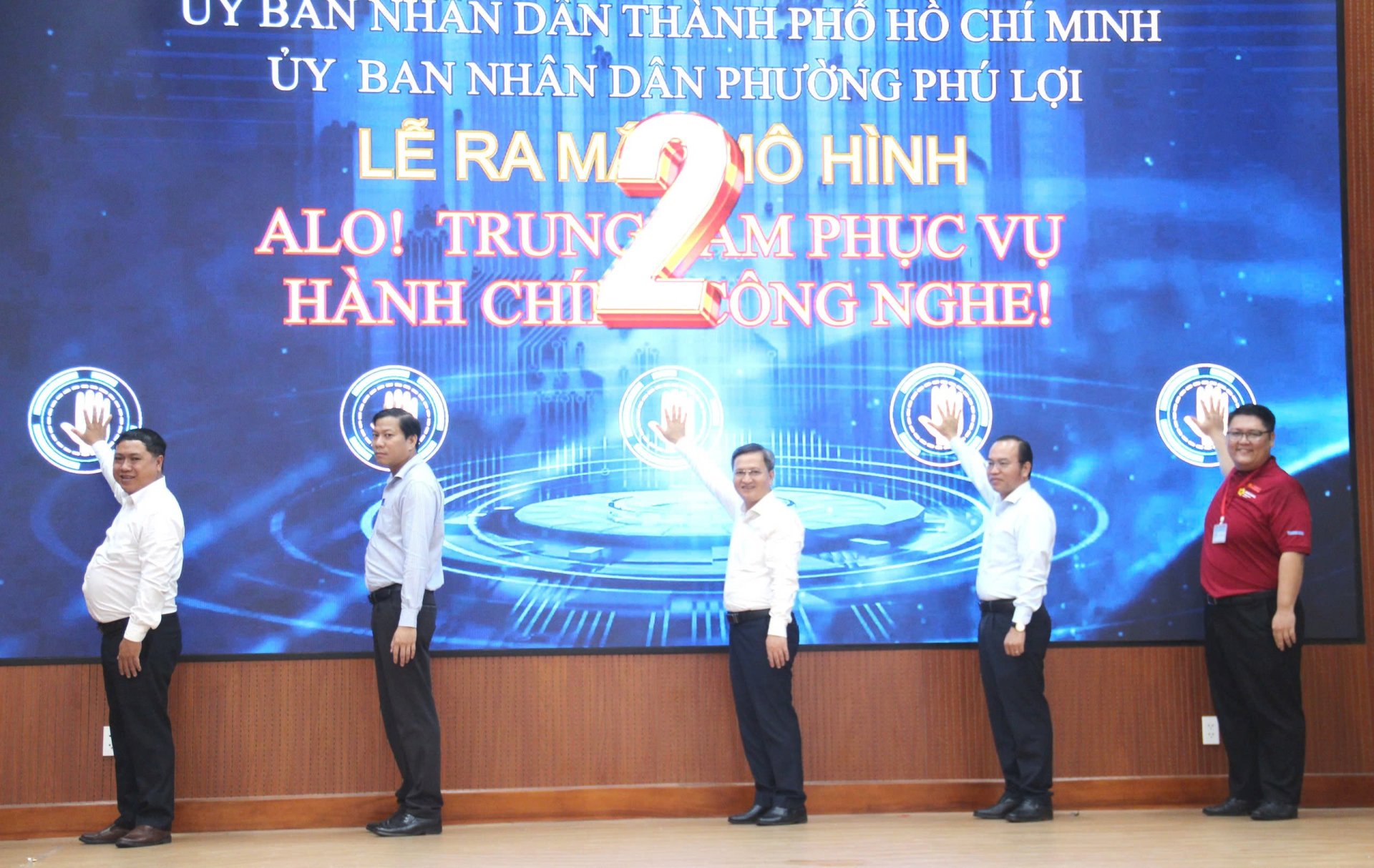 Phường Phú Lợi ra mắt mô hình "Alo! Trung tâm Phục vụ Hành chính công phường Phú Lợi xin nghe!"