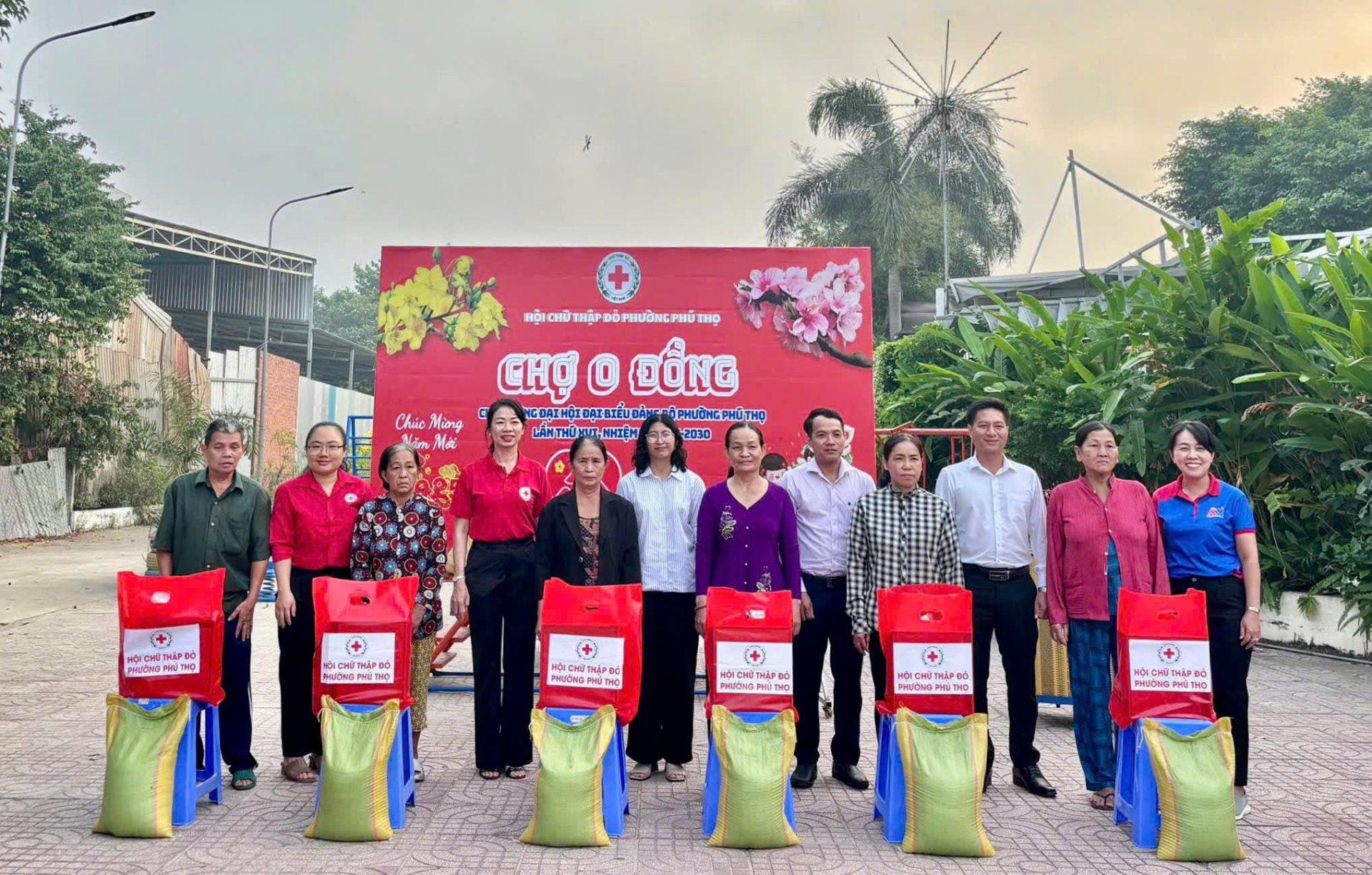 Hội CTĐ - Tổ chức "Phiên chợ 0 đồng - Tết nhân ái"