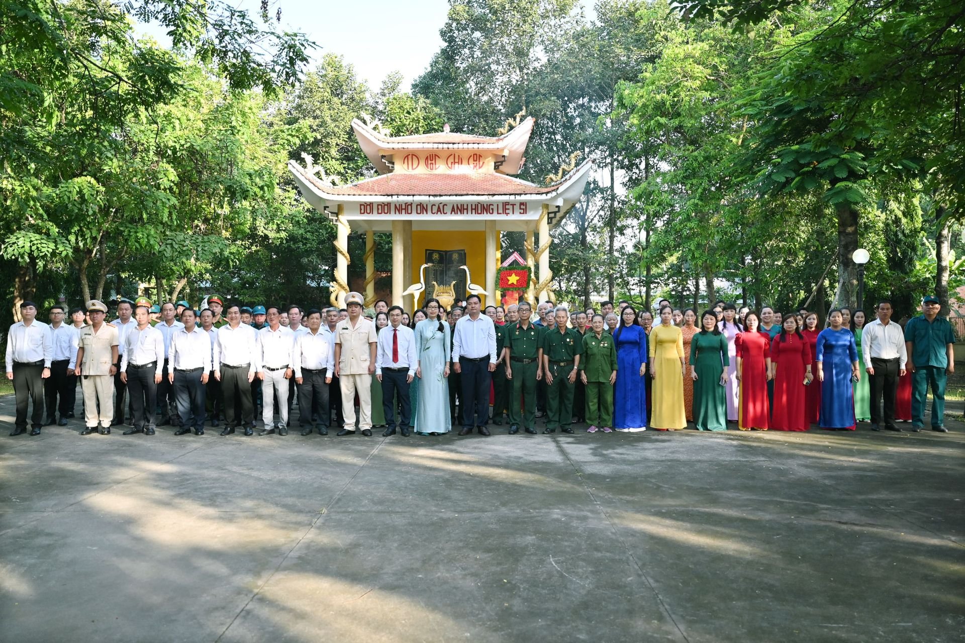 Phường Vĩnh Tân tổ chức Lễ viếng Bia ghi danh liệt sỹ