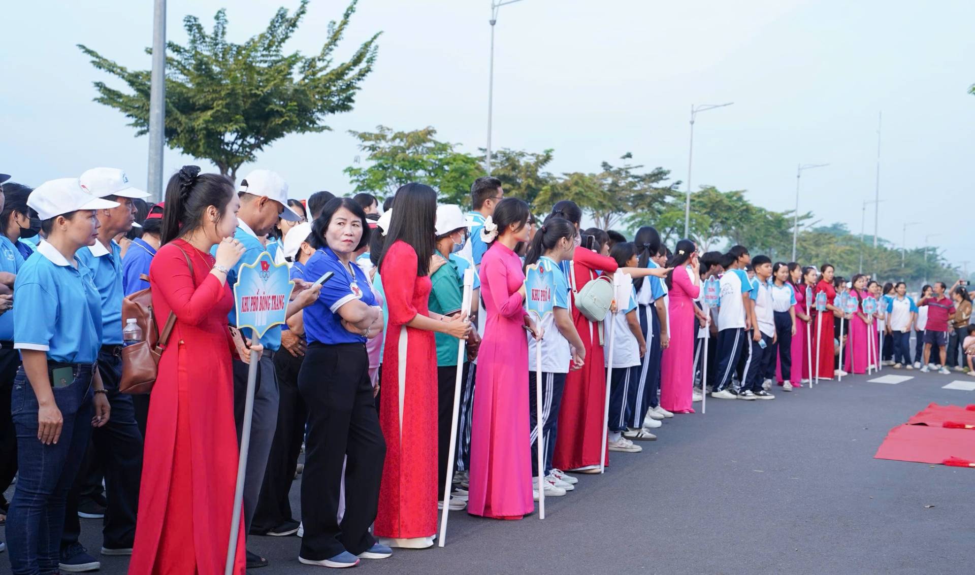 C&oacute; thể l&agrave; h&igrave;nh ảnh về một hoặc nhiều người v&agrave; k&egrave;n clarinet
