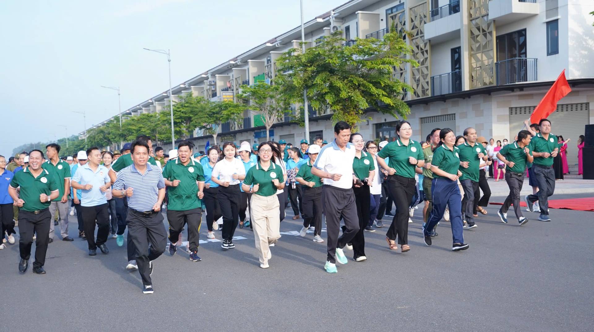 C&oacute; thể l&agrave; h&igrave;nh ảnh về một hoặc nhiều người