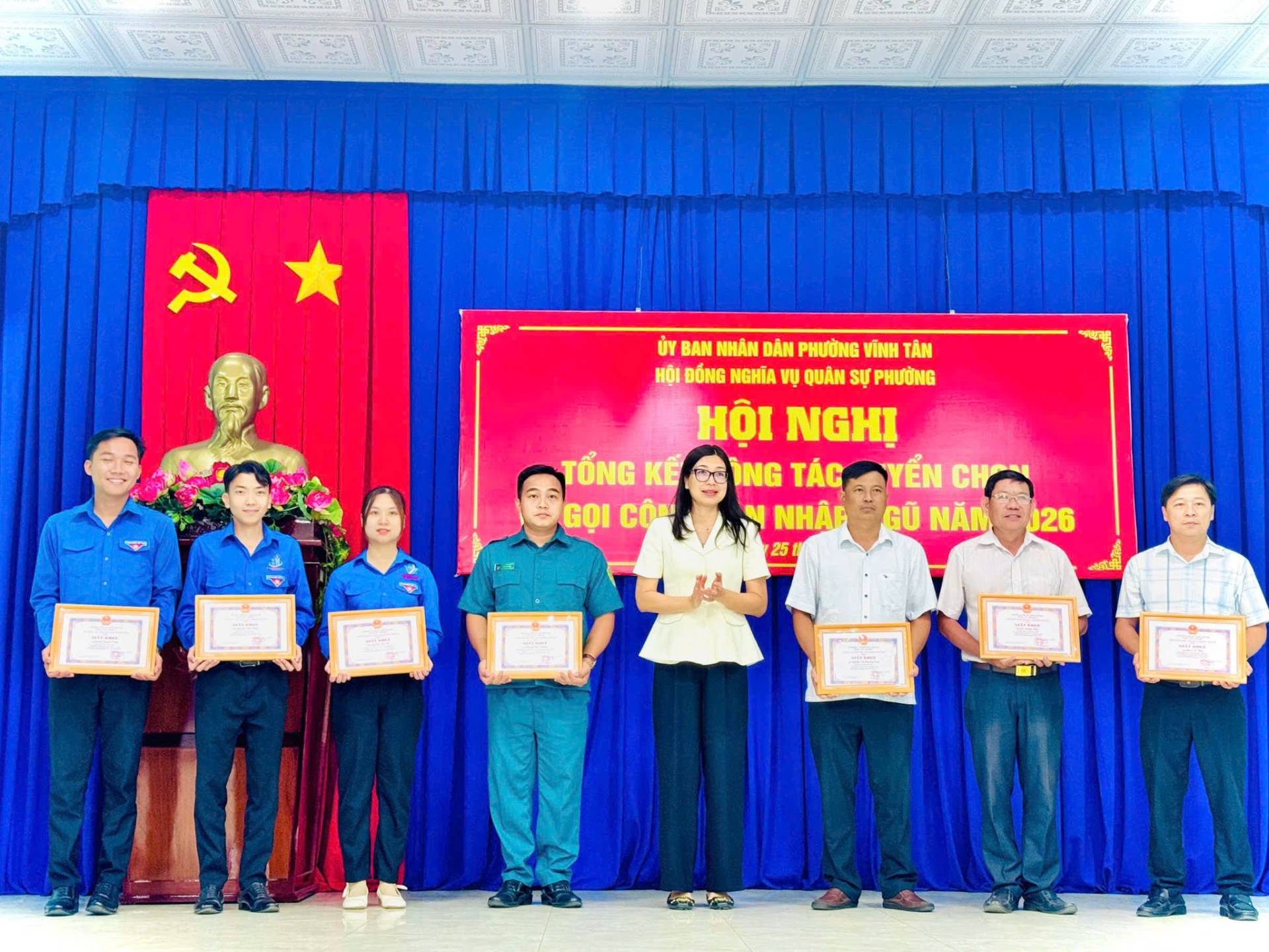 C&oacute; thể l&agrave; h&igrave;nh ảnh về văn bản cho biết '그 떡보마 ỦY BAN NH&Acirc;N D&Acirc;N PHƯỞNG V&Igrave;NH T&Acirc;N H&Ocirc;I Đ&Ocirc;NG NGHĨA VỤ QU&Acirc;N SỰ PHƯỞNG HỘI NGHỊ TỐNG KẾ &Ocirc;NG T&Aacute;C YẾN CHON CH GỌI CỘU NHẬE GŨ NĂN 26 25 കாி'