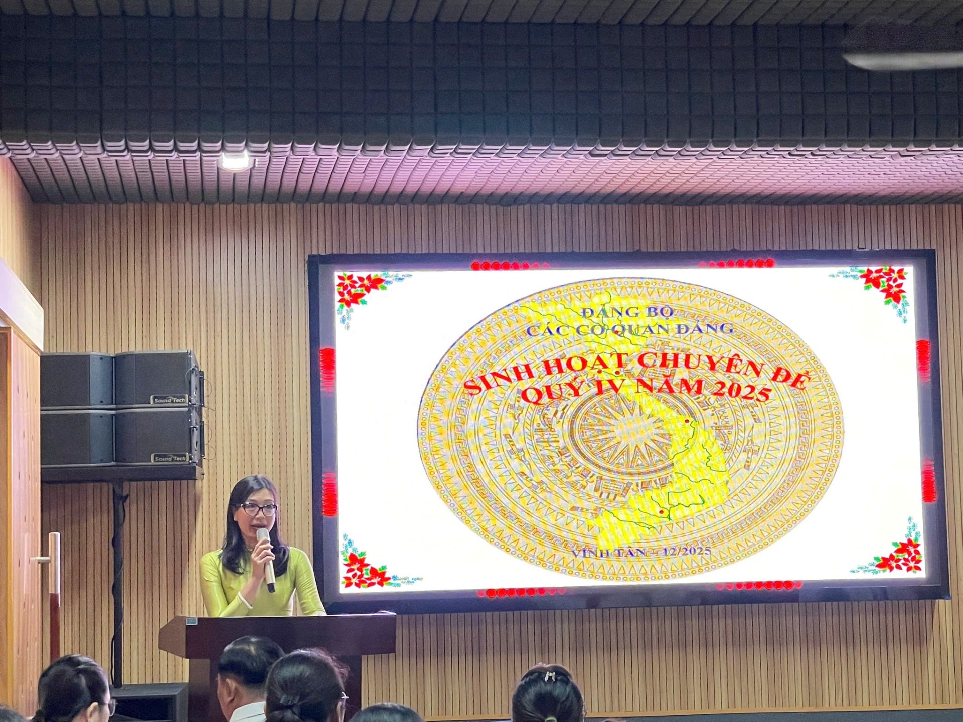 ĐẢNG BỘ CÁC CƠ QUAN ĐẢNG PHƯỜNG VĨNH TÂN TỔ CHỨC SINH HOẠT CHUYÊN ĐỀ QUÝ IV/2025