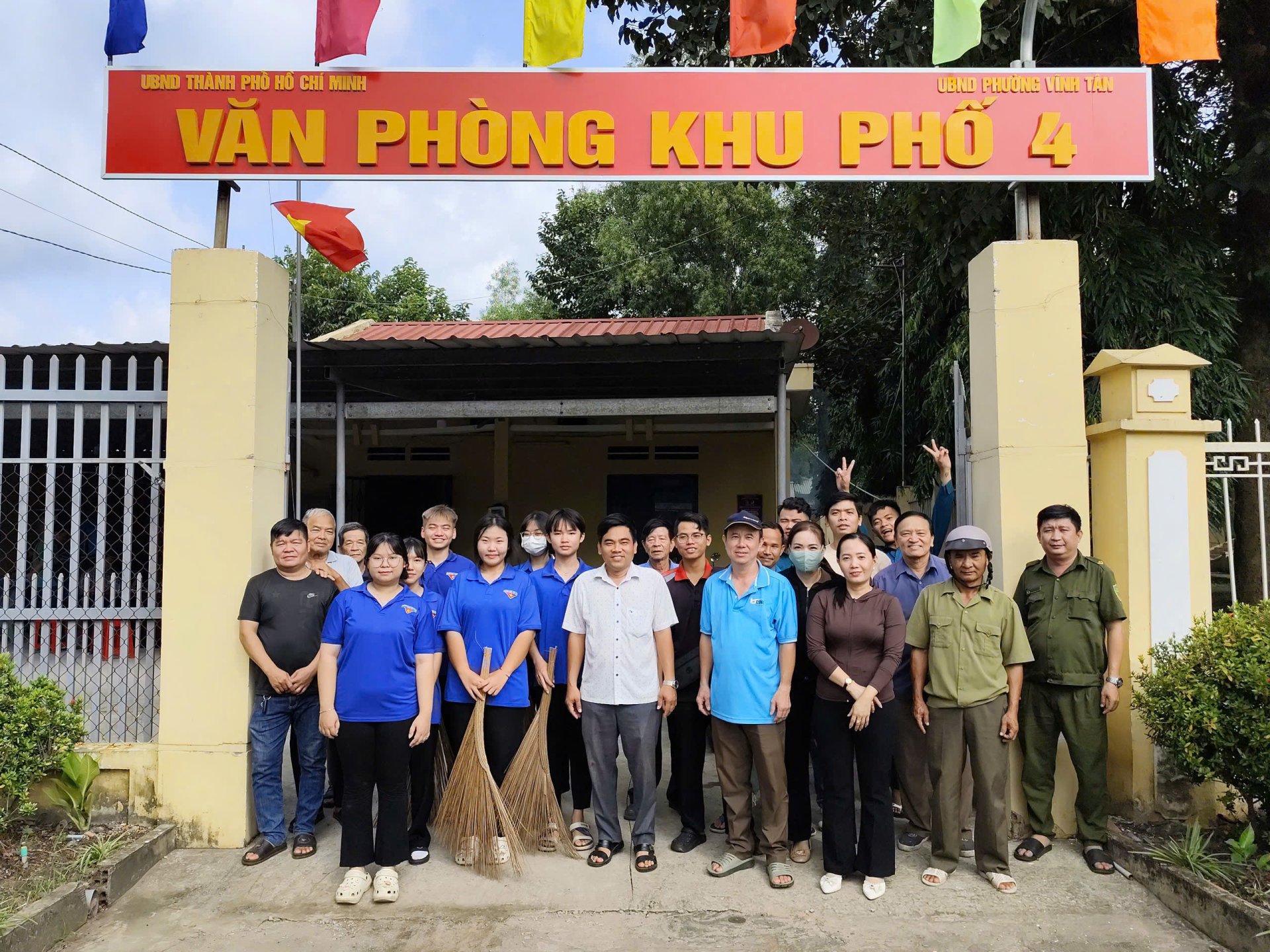 Phường Vĩnh Tân ra quân "Ngày thứ Bảy văn minh"
