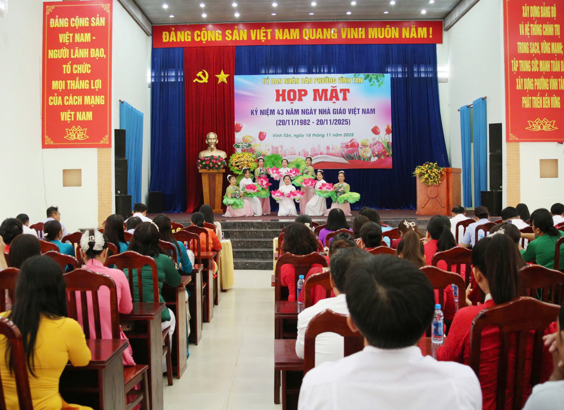 UBND PHƯỜNG VĨNH TÂN TỔ CHỨC HỌP MẶT KỶ NIỆM 43 NĂM NGÀY NHÀ GIÁO VIỆT NAM 20/11