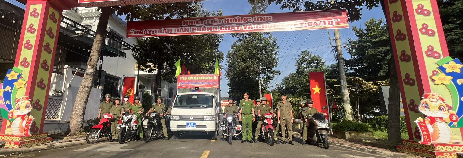 Phường Vĩnh Tân ra quân diễu hành tuyên truyền Tháng Phòng cháy chữa cháy năm 2025