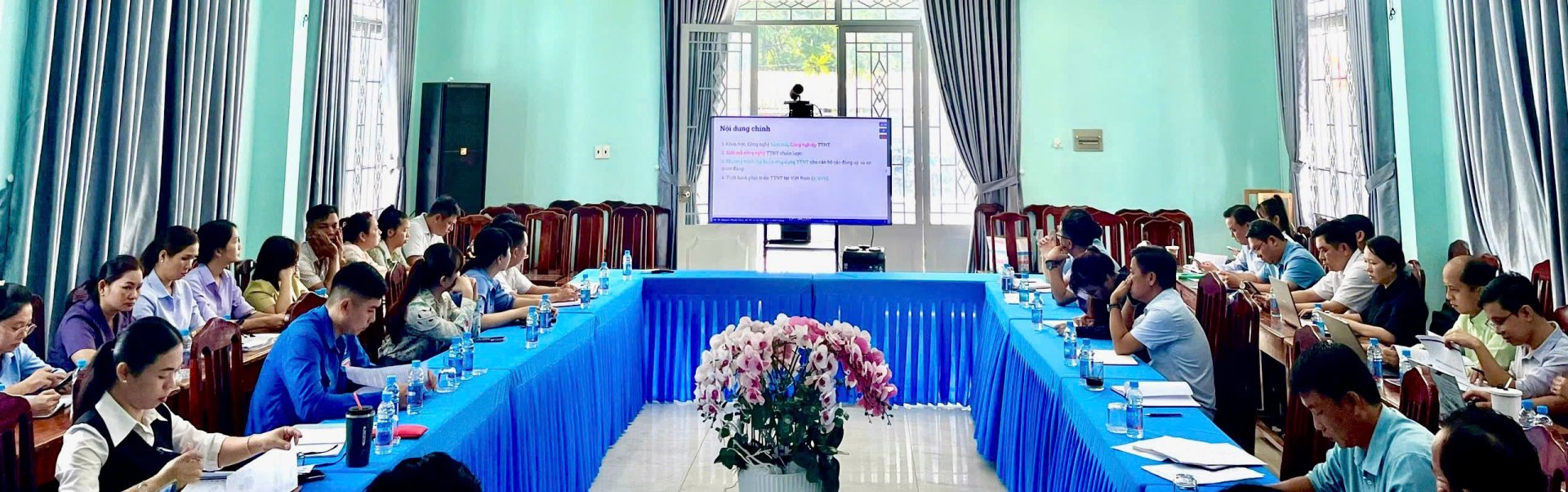 Phường Vĩnh Tân tham dự Hội nghị tập huấn ứng dụng trí tuệ nhân tạo cho cán bộ, công chức, viên chức tại các cơ quan khối Đảng