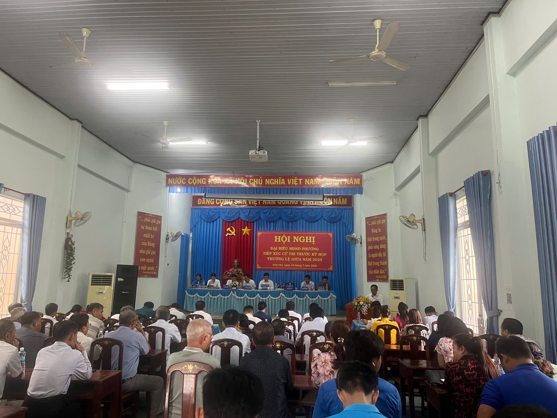 Đại biểu HĐND phường Vĩnh Tân tiếp xúc cử tri khu phố 1, 2, 3, Suối Tre, Cổng Xanh trước kỳ họp thứ 2