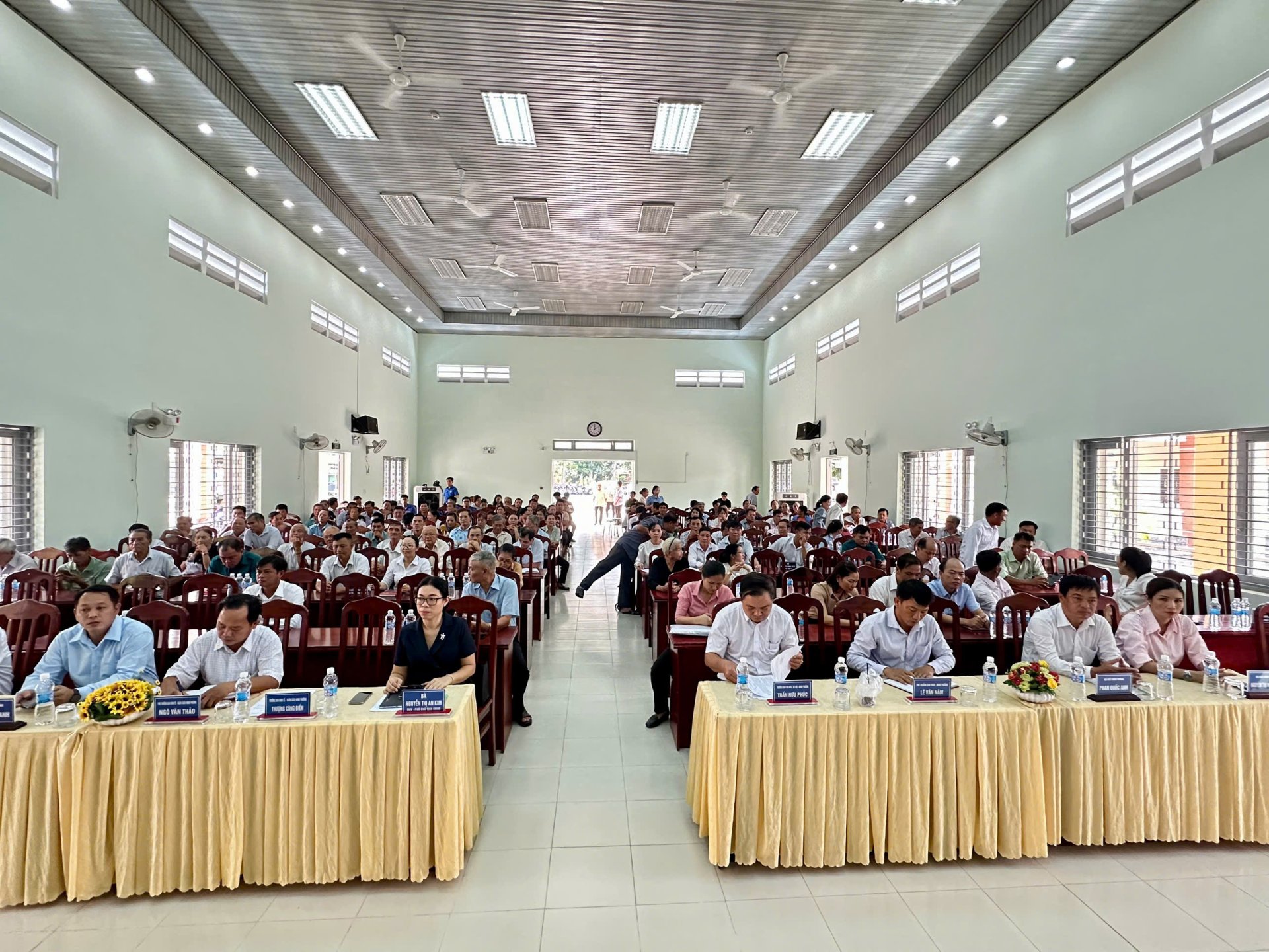 Phường Vĩnh Tân tổ chức Hội nghị tiếp xúc cử tri sau kỳ họp thường lệ giữa năm 2025- HĐND thành phố, phường