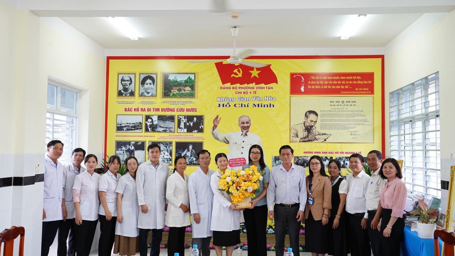 LÃNH ĐẠO PHƯỜNG VĨNH TÂN THĂM VÀ CHÚC MỪNG CƠ QUAN Y TẾ NHÂN DỊP KỶ NIỆM NGÀY THẦY THUỐC VIỆT NAM