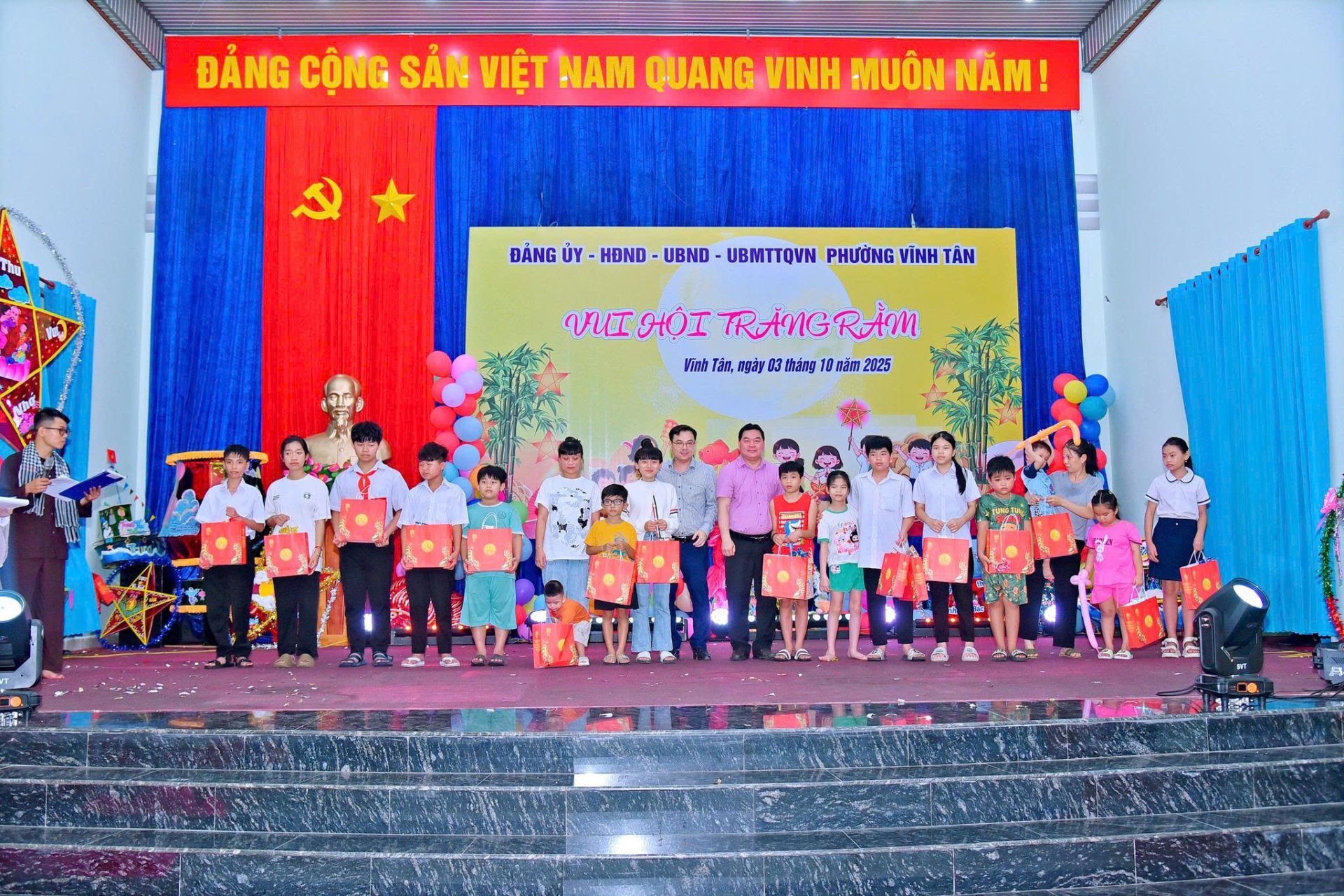 Trung thu ấm áp cho trẻ em phường Vĩnh Tân