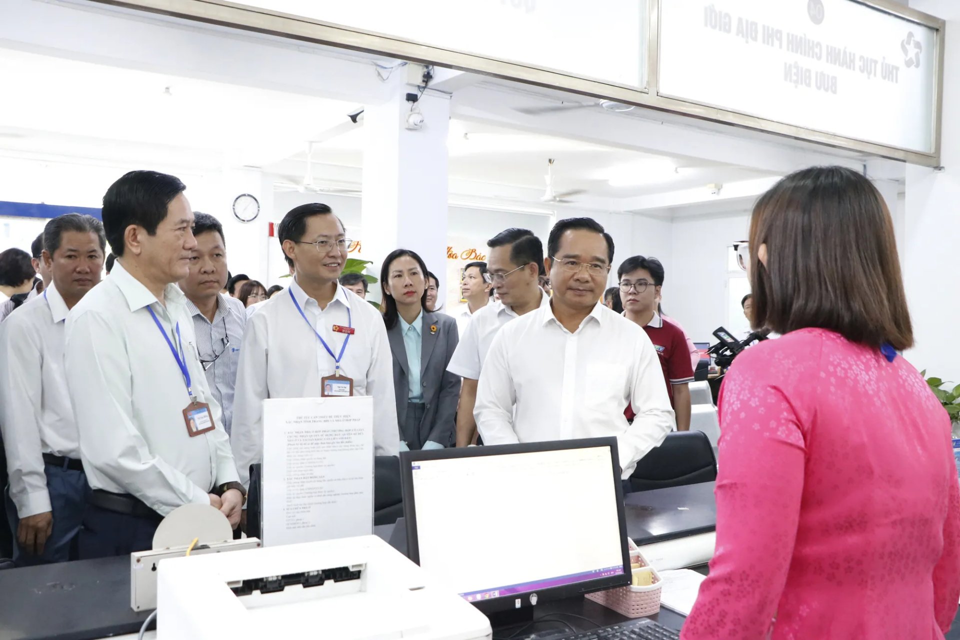 Chủ tịch TP.HCM Nguyễn Văn Được khảo sát phường Dĩ An trong ngày đầu vận hành mô hình 2 cấp