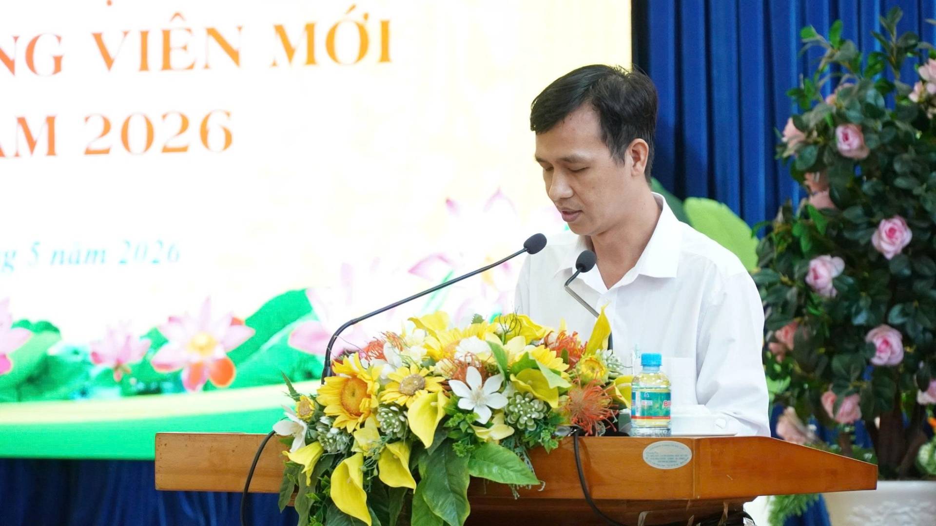 Có thể là hình ảnh về văn bản cho biết 'G GVIÊNMO VIEN MỚI MI 2026 Snam2026 nam 2026'
