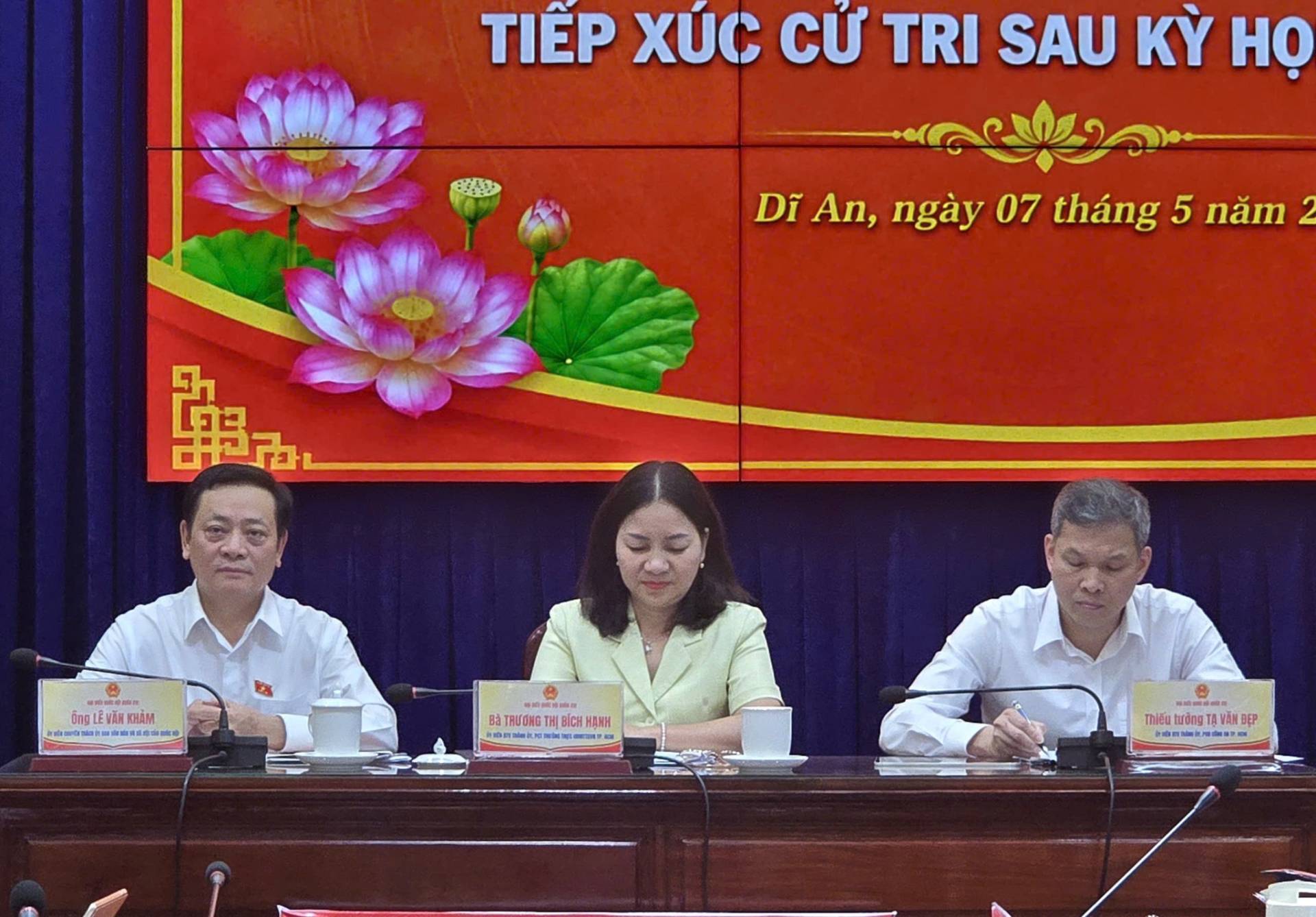 Có thể là hình ảnh về văn bản