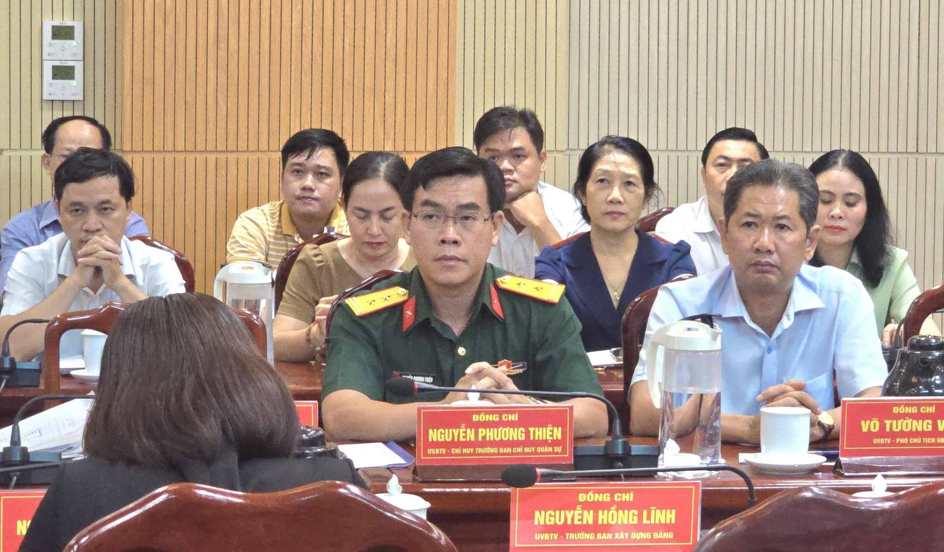 C&oacute; thể l&agrave; h&igrave;nh ảnh về một hoặc nhiều người v&agrave; văn bản cho biết 'ĐỐNG CHI NGUYỄN PHƯƠNG NGUYỄNPHƯƠNGTHIỆN THIỆN INBIV TRILIMS BN MLCH CH&Iacute;H H HUN &Epsilon;UWЛH SU ĐONG CHI V&Otilde; TƯỜNG C ИT TƯỜNG UNEry -ዘ HDCH TICH TCH ĐỐNG CHI NGUYỄN HỒNG NGUYỄNHỒNGLINH LĨNH UVBTV BAN NMA DỰNG Đ&Aacute;NG'