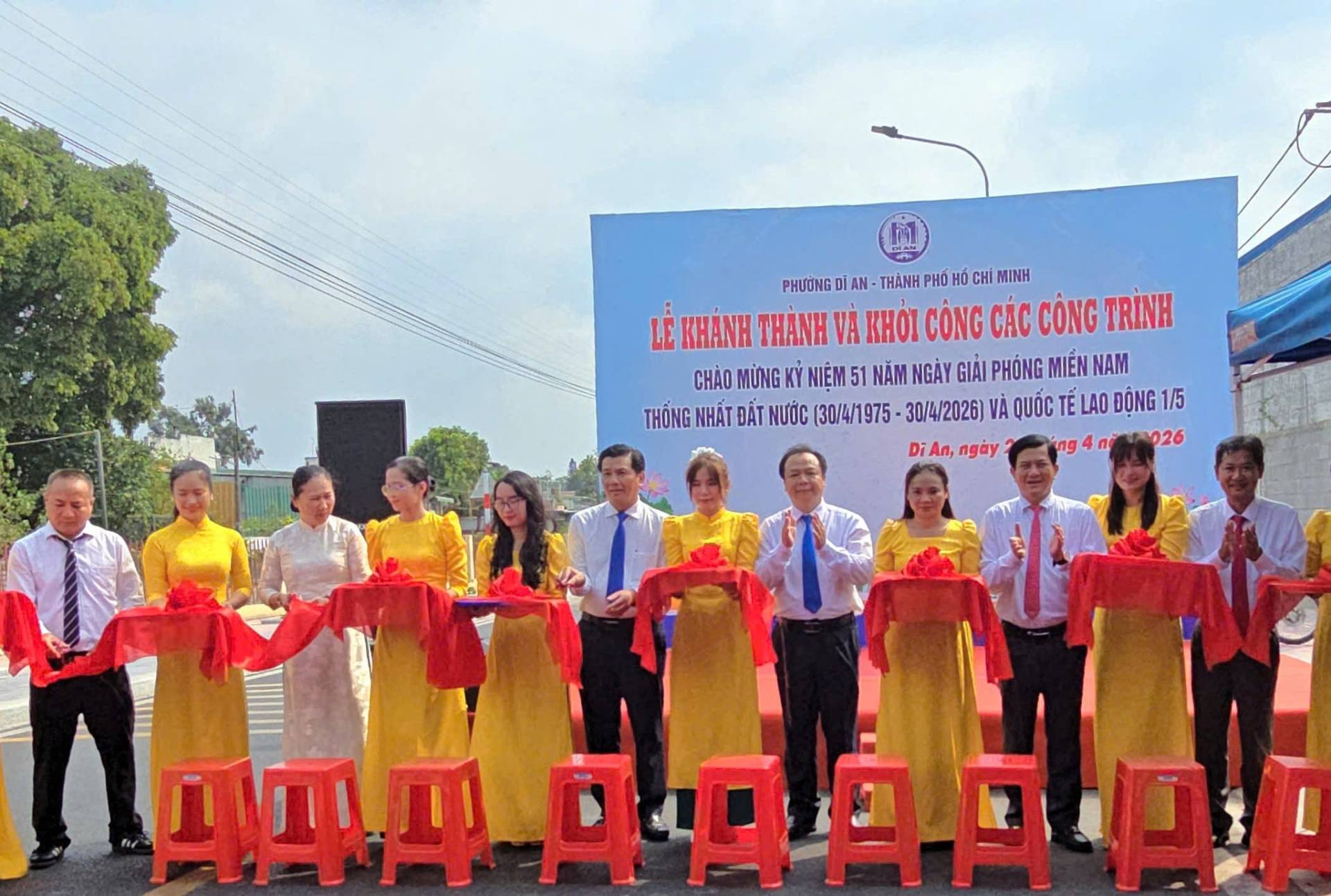 C&oacute; thể l&agrave; h&igrave;nh ảnh về văn bản cho biết 'PHƯỠNG DI AN- TH&Agrave;NH HỐ H&Oacute; CHỈ MINH έ KHANH THANH V&Agrave; KHOI C&Ocirc;NG C&Aacute;C C&Ocirc;NG TRINH CHẢO MỪNG KỲ NI&Ecirc;M 51 NĂM NG&Agrave;Y GIẢI PH&Oacute;NG MIỀN NAM TH&Ocirc;NG NHẤT ĐẤT NƯỚC (30/4/1975 30/4/2026) V&Agrave; QUỐC TẾ LAO ĐỘNG 1/5 Di An, ng&agrave;y 026 AA AлTm &Alpha;&Delta;&Alpha;&Alpha;A 回 4A AAA 均品呵'