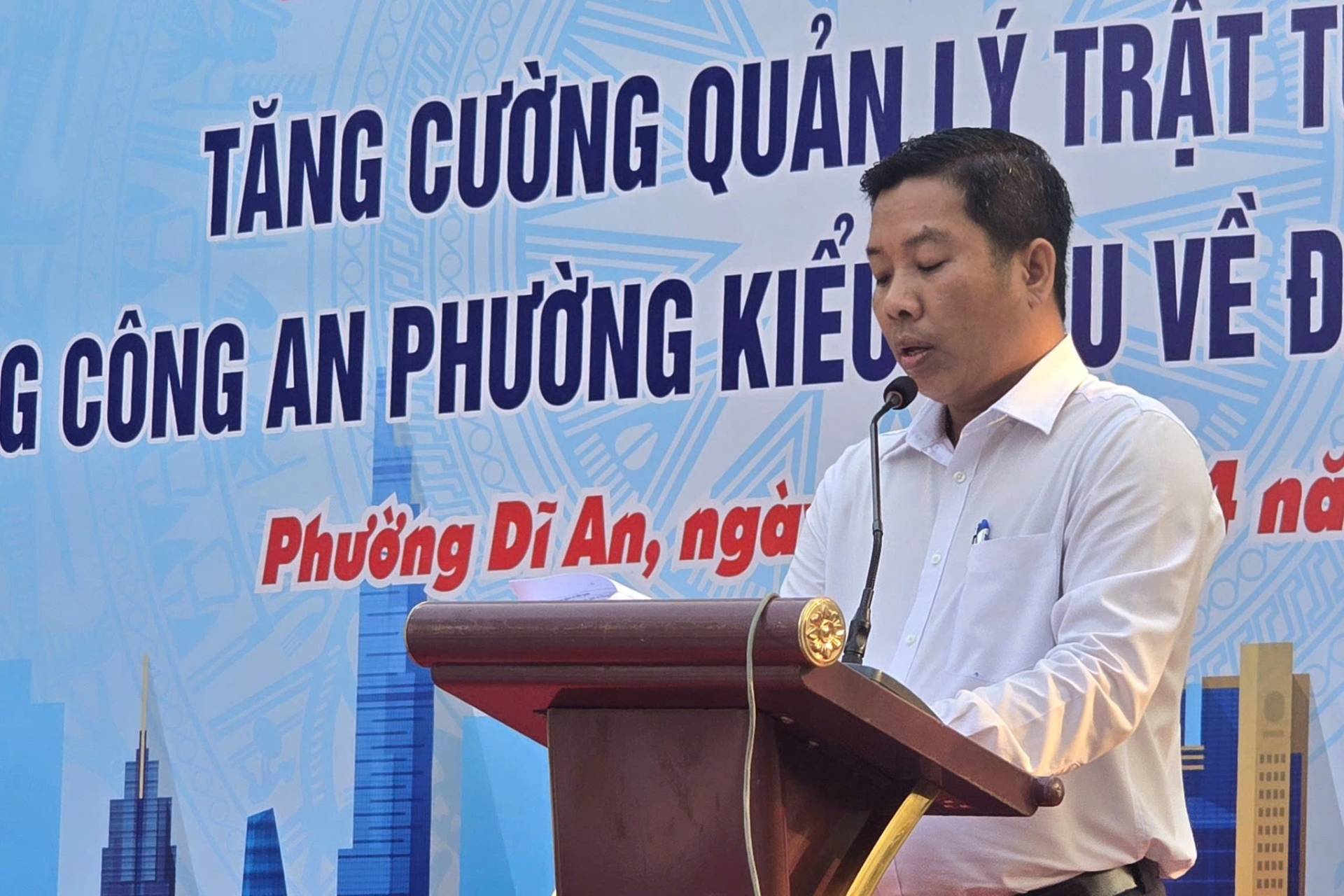 C&oacute; thể l&agrave; h&igrave;nh ảnh về văn bản cho biết 'TĂNG CƯỜNG QUẢNL&Yacute; TRẬT T U VỀ UV&Ecirc;Đ Đ G C&Ocirc;NG AN PHƯỜNG KIỂU Phưởng Dĩ An, nga 1 በር B1SI USSa RU1I SUU BESE'
