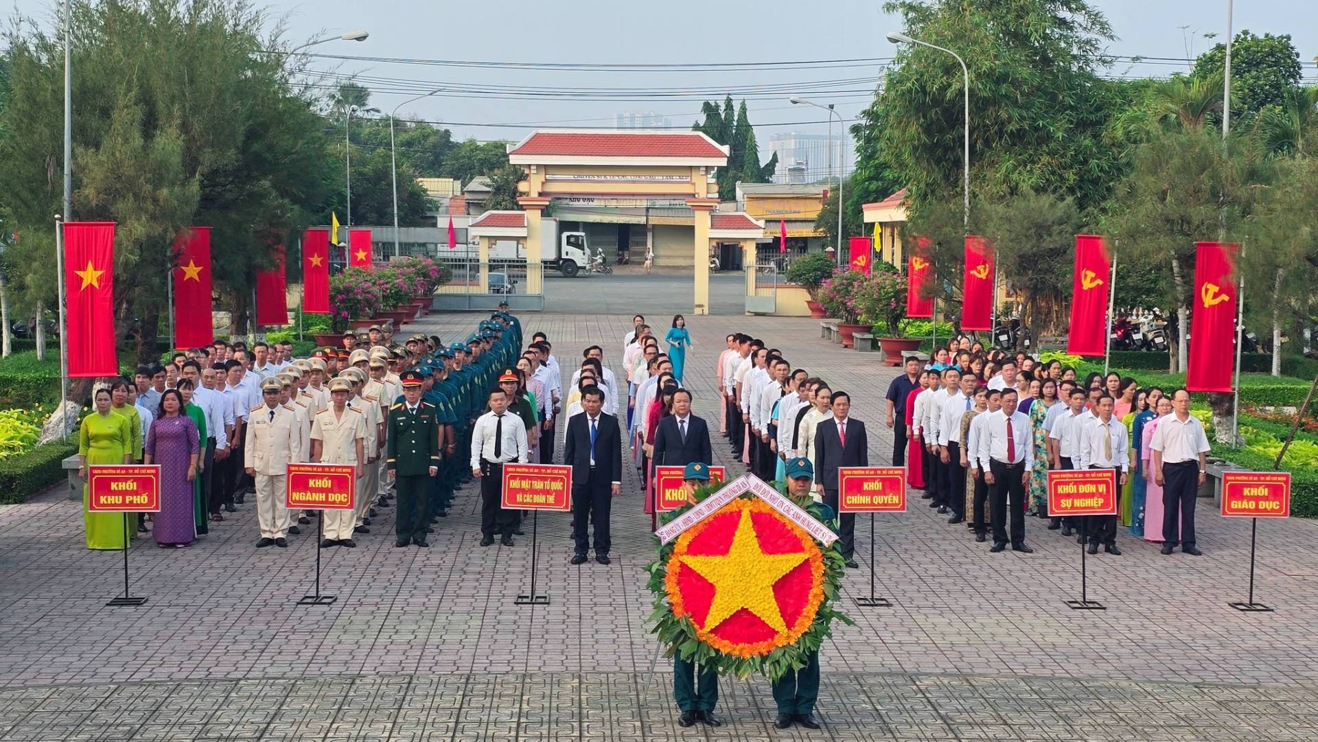 Có thể là hình ảnh về văn bản