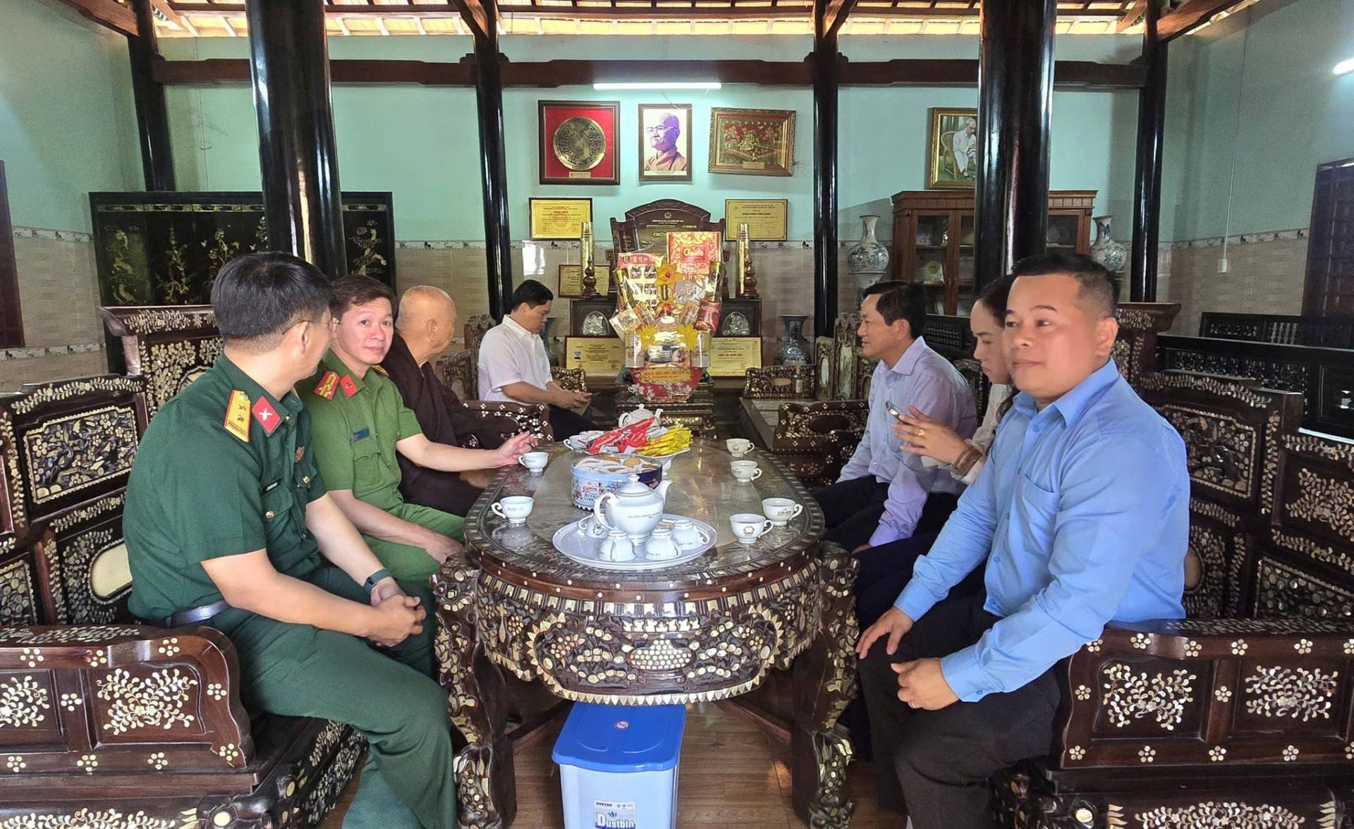 Có thể là hình ảnh về đền thờ
