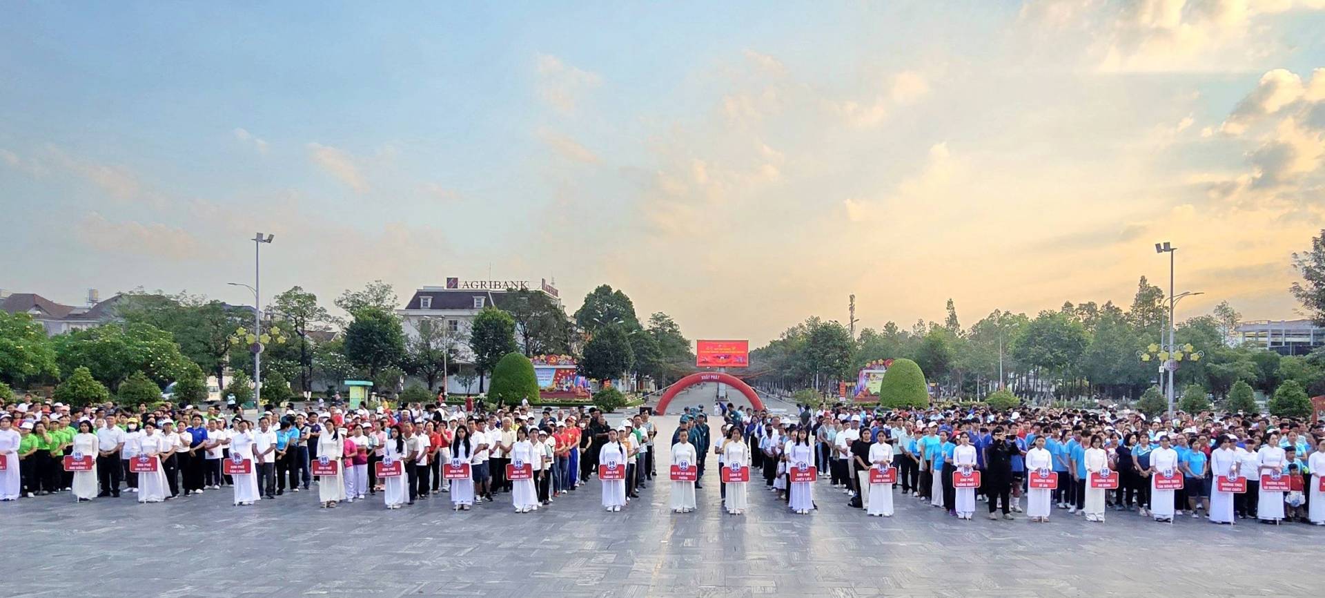 C&oacute; thể l&agrave; h&igrave;nh ảnh về k&egrave;n clarinet