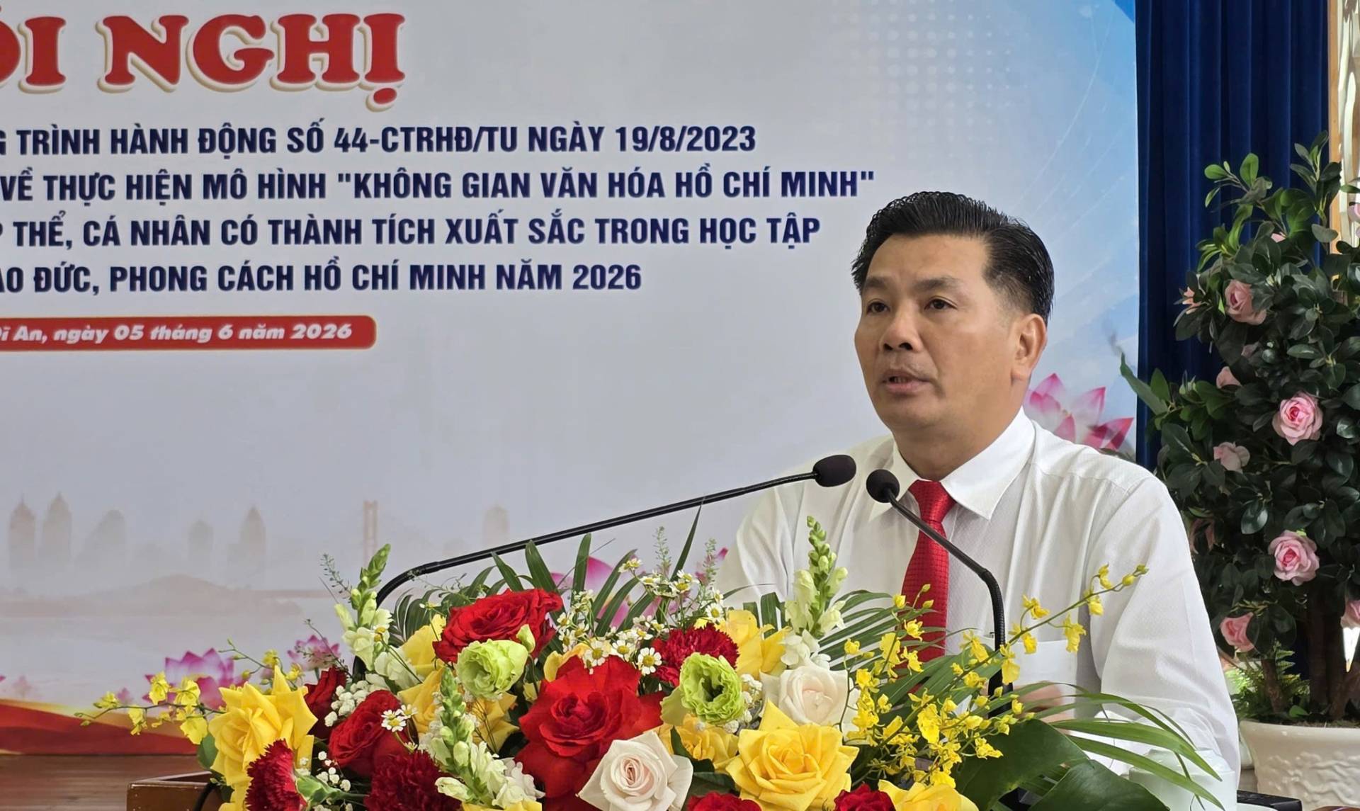 Có thể là hình ảnh về cái bục và văn bản cho biết 'I NGHỊ TRÌNH HÀNH ĐỘNG SỐ 44-CTRHĐ/TU NGÀY 19/8/2023 VỀ THỰC HIỆN MÔ HÌNH "KHÔNG GIAN VĂN HÓA HỒ CHÍ MINH" THỂ, CÁ NHÂN CÓ THÀNH TÍCH XUẤT SẮC TRONG Hoc TẬP O ĐỨC, PHONG CÁCH HỔ CHÍ MINH NĂM 2026 An, ngày 05 tháng 6 năm 2026'