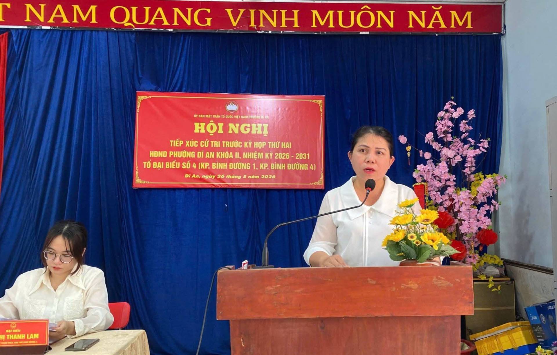Có thể là hình ảnh về văn bản cho biết 'NAM QUANG VINH MUÔN NĂM . TTRA TRANTE T PMra nATBEЖcb HỘI HỘINGHI NGHI TIẾP XÚC CỨ TRI TRƯỚC KỲ HOP THỨ HAI HDND PHƯƠNG AN KHOA NHIÊM KỲ 2026 2031 TÔ ĐẠI BIẾU SỐ (KP. BİNH ĐƯƠNG 1,K KP. BÌNH ĐƯỞNG 4) ngày 2 0 tháng năm 2026 HI THANH LAM'