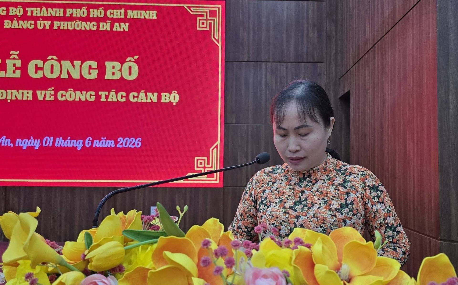 Có thể là hình ảnh về hoa và văn bản cho biết 'G BỘ THÀNH PHỐ HỖ CHÍ MINH ĐÀNG PHƯỜNG DĨ AN នី CÔNG BỐ ĐỊNG VỀ CÔNG TÁC CÁN BỘ An, ngày 01 tháng 6 năm 2026 لم'