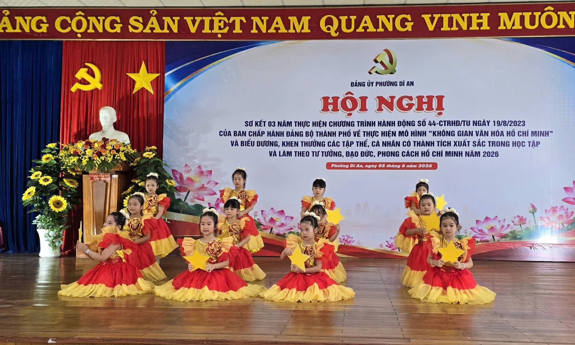 Có thể là hình ảnh về văn bản cho biết 'ẢNG CỘNG SẢN VIỆT NAM QUANG VINH MUÔN BẢNG JY PHƯƠNG IAN HỘI NGHỊ 03 THỨC HIÊN CHƯƠNG TRÌNH HÀNH ĐỘNG SỐ 44-CTH/ NGÀY 19/8/2023 CỦA BAN CHẤP HẢNH ĐÀNG THÀNH THỨC HIỆN HÌNH HόΝς GIAN HỔ CHÍ MINH" VÀ BIỀU DƯƠNG, KHEN THƯỞNG TẬP THẾ, NHÂN THẢNH XUẤT SẮC TRONG HỌC TẬP VAL VA THEO TU TƯỞNG, ĐẠO ĐỨC, PHONG CACH CHỈ MINH NAM 2026 Phuting ما ngay gày 05 กตน 2026'
