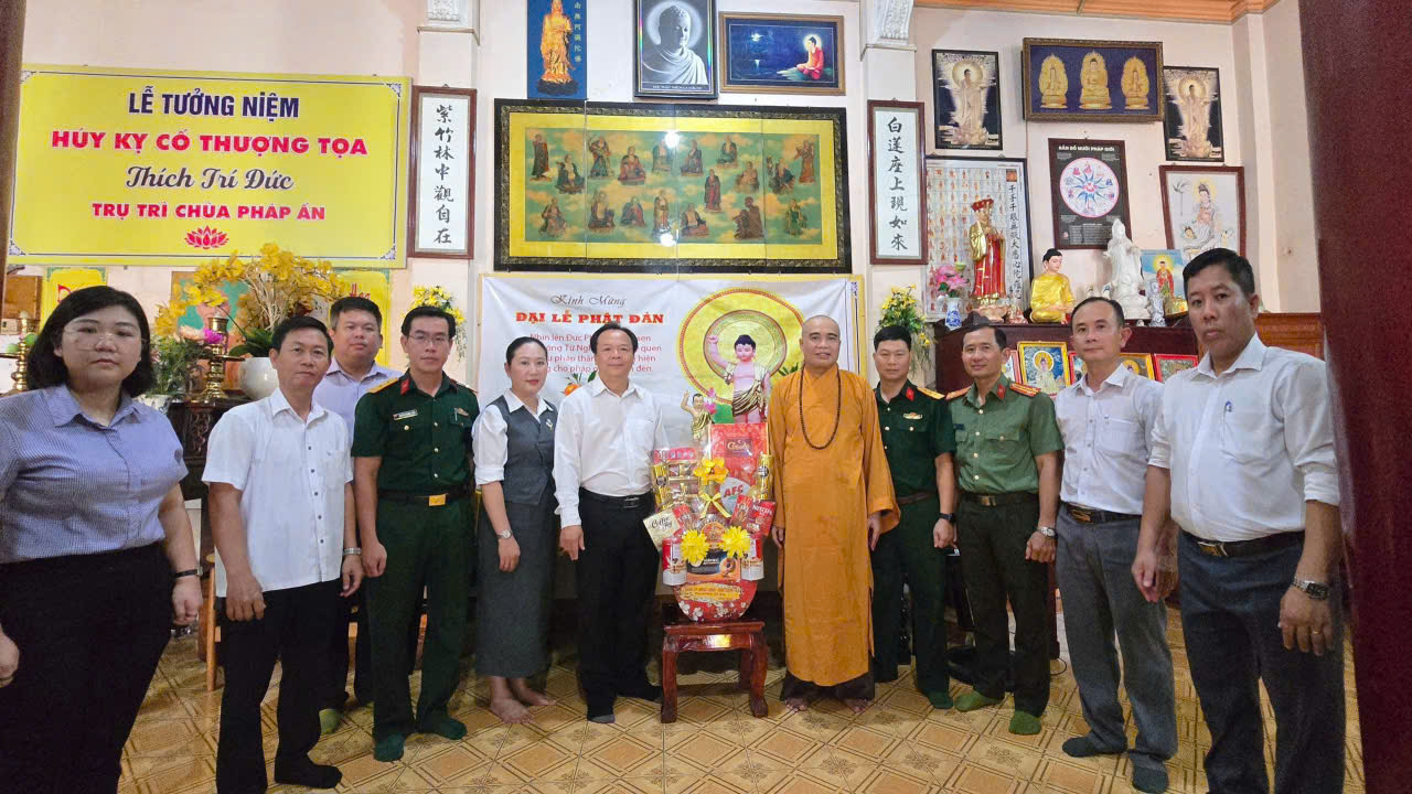Có thể là hình ảnh về văn bản cho biết '-ငအ် LỄ TƯỞNG TƯỞNGNIỆM NIỆM HUY KY có THUỌNG TỌA Thich ใน่ Dức TRU TRI CHUA PHAP ÁN お彩 ま 竹 林 公 台 在 "" PAANA 丸 白 ¥ 上 產 现 來 @cίa Clinar DAI PИЛT DAN 2"'