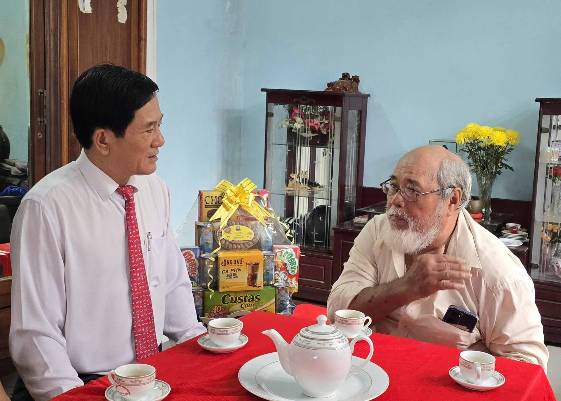 C&oacute; thể l&agrave; h&igrave;nh ảnh về một hoặc nhiều người