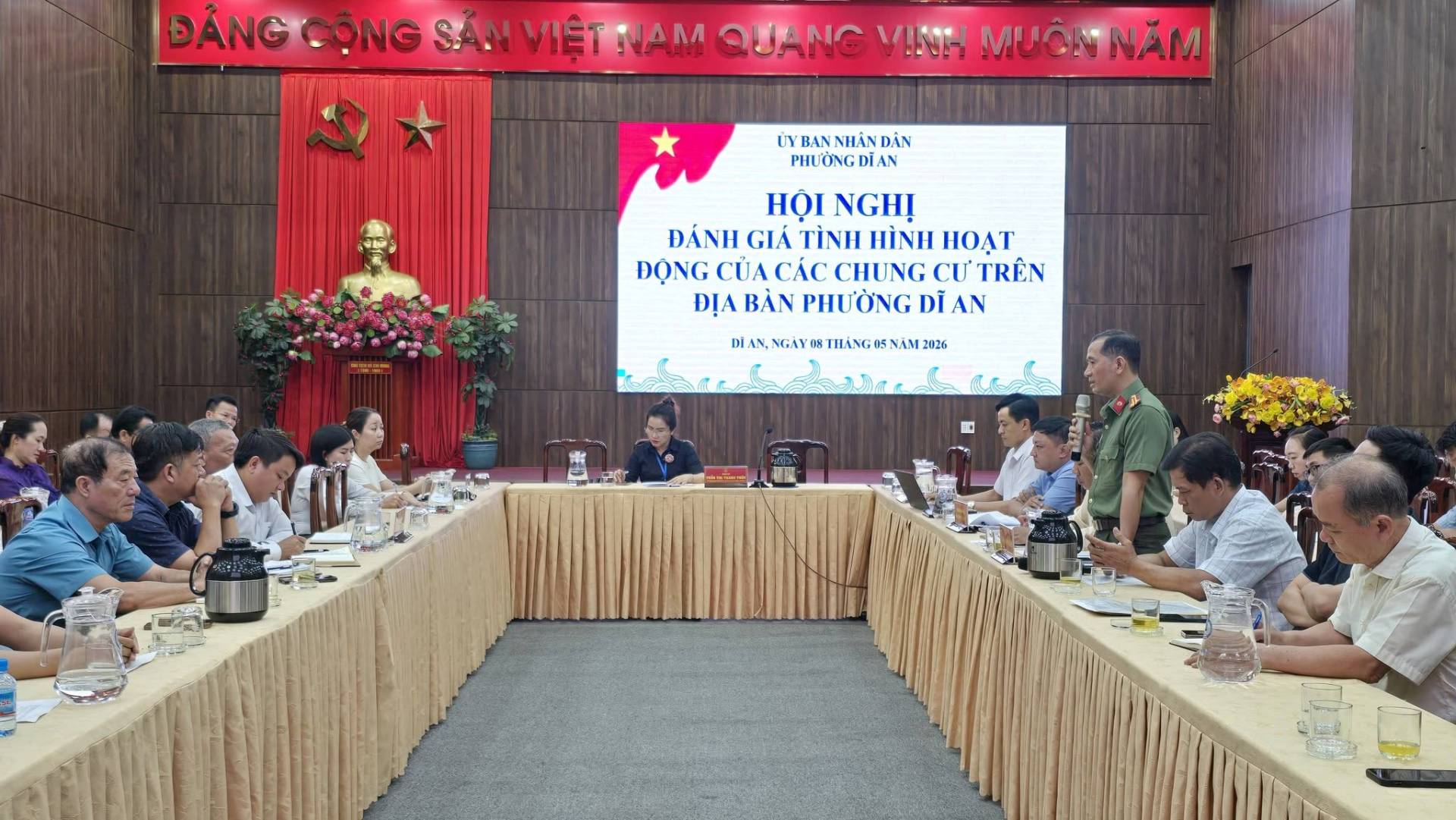 Có thể là hình ảnh về đền thờ và văn bản cho biết 'ĐẢNG CỘNG SẢN VIỆT NAM QUANG VINH MUÔN MUÔNNĂM NĂM ۷i BAN NHAN DẦN ƯONG İAN HỘI HỘINGHỊ NGHI ĐÁNH GIÁ TÌNH HÌNH HOAT ĐỘNG CỦA CỦACÁC CÁC CHUNG CU TRÊN ĐỊA BÀN PHƯỜNG DĨ AN DI NGAY .AN,N:AYNRTTHAYGD5NM220 8THÁNGO5NAM 2026 u'
