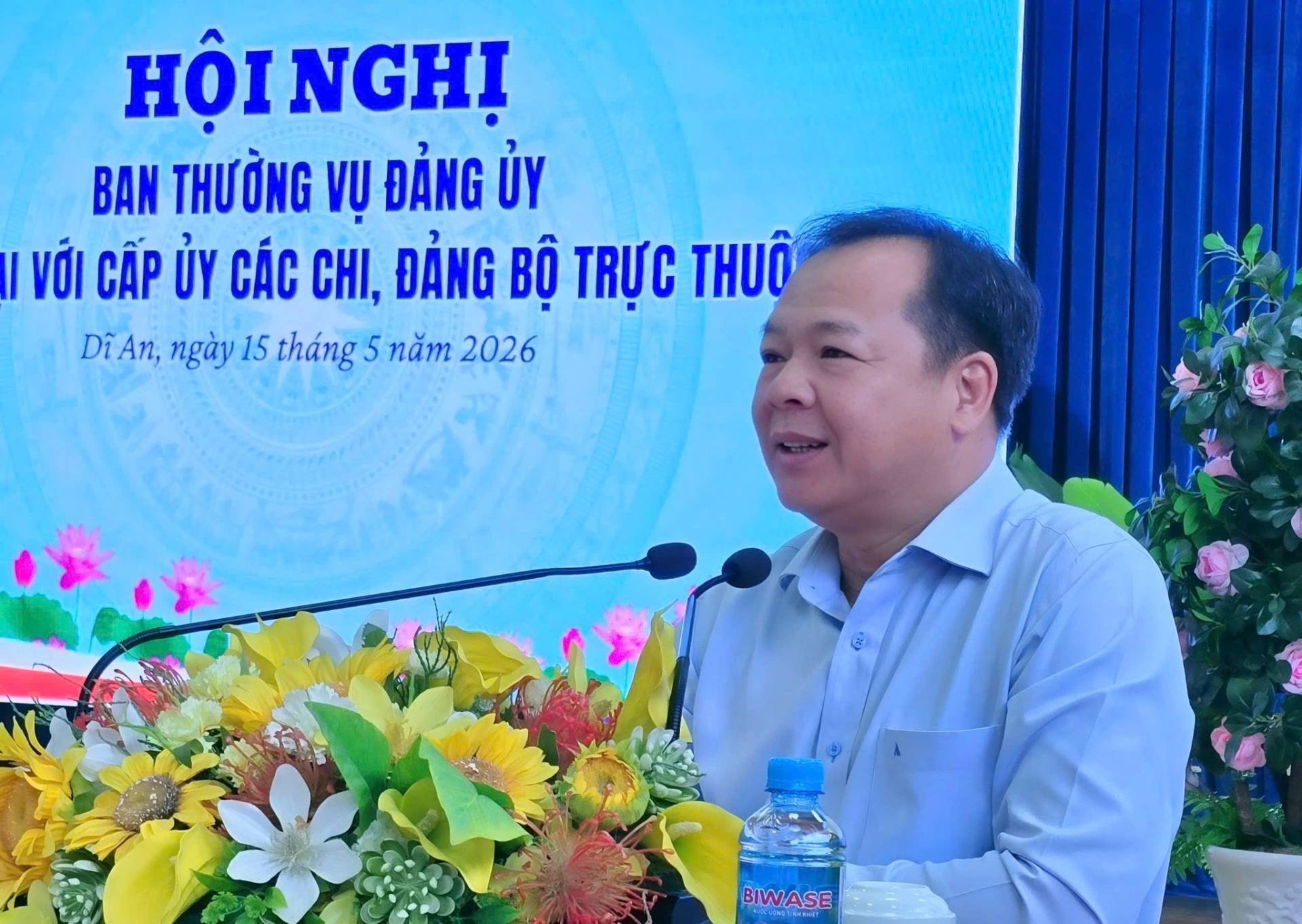 C&oacute; thể l&agrave; h&igrave;nh ảnh về văn bản cho biết 'H&Ocirc;INGHỊ HỘI NGHI BAN THƯỜNG VỤ ĐẢNG ỦY II VỚI CẤP ỦY C&Aacute;C CHI, ĐẢNG BỘ TRỰC THU&Ocirc; Dĩ DĩAn, An, ng&agrave;y 15 th&aacute;ng 5 năm 2026 ह BIWASE BIW ASE'