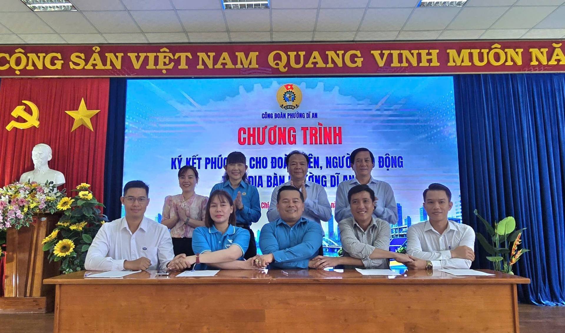 Có thể là hình ảnh về văn bản